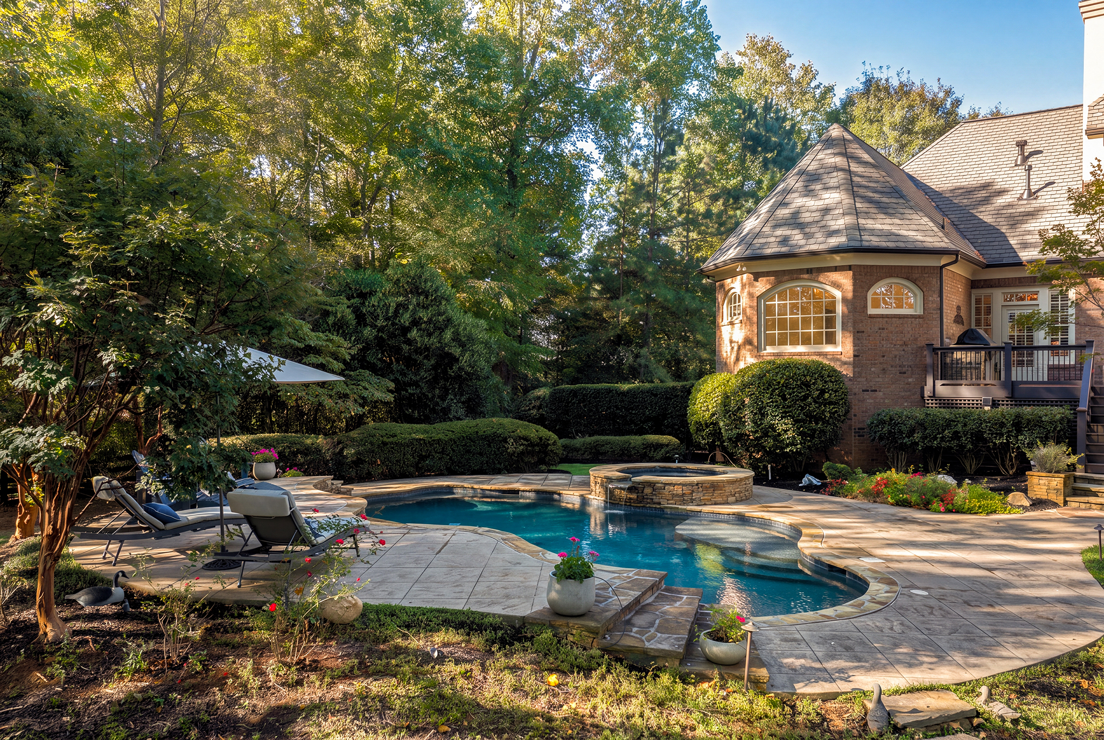  Located Within the Gated Greystone Farms Community in Milton - 物件實景