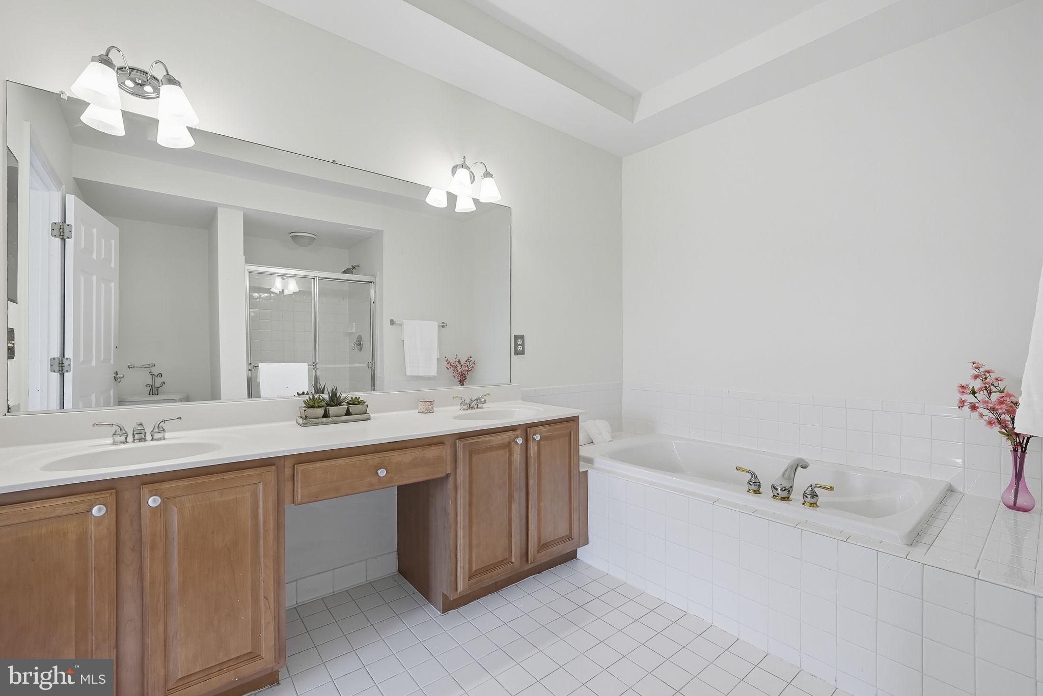 Fairfax, Virginia, 22033, United States, 3 Bedrooms Bedrooms, ,4 BathroomsBathrooms,Residential,For Sale,1975238