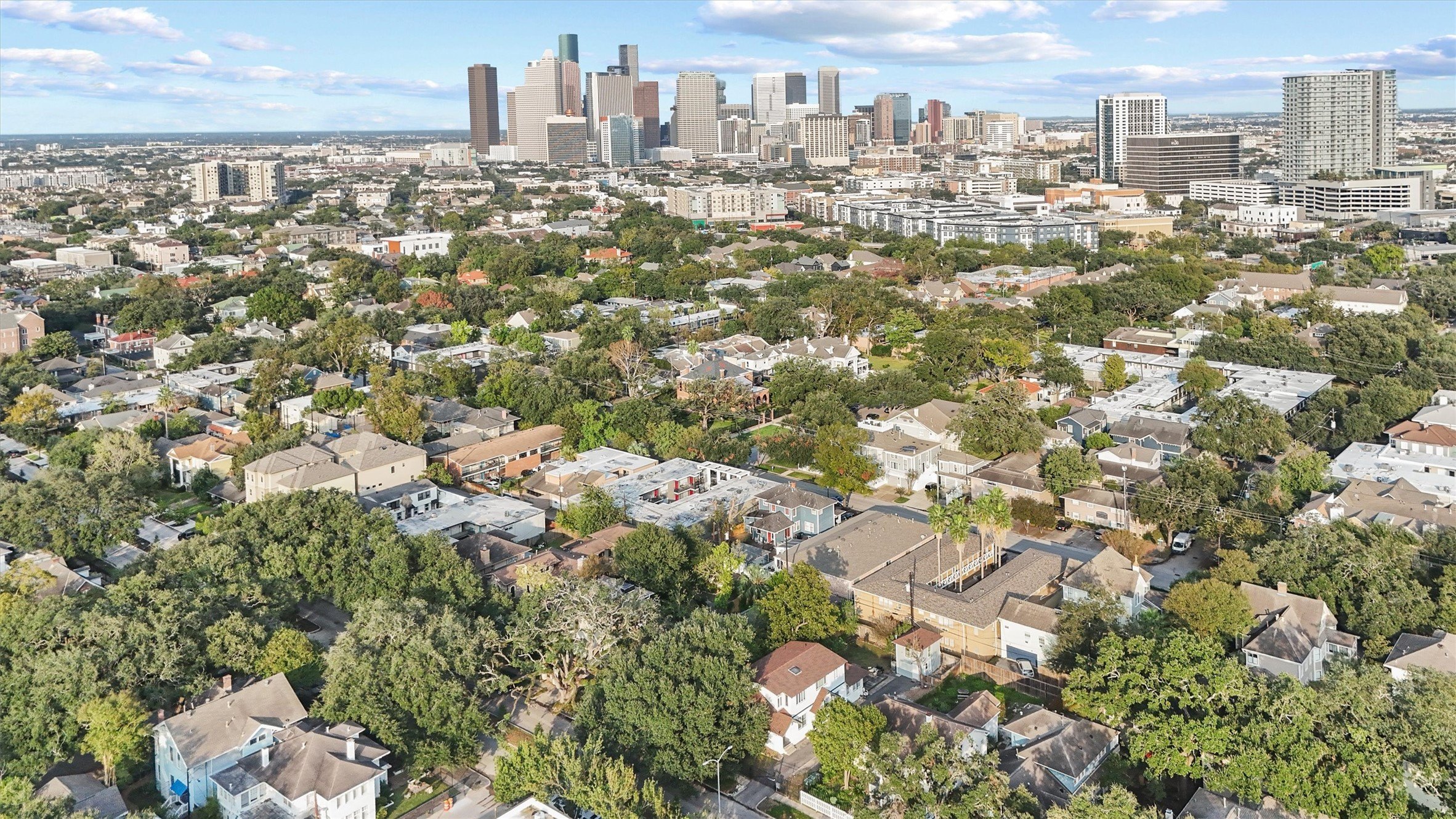 Houston, Texas, 77006, United States, 3 Bedrooms Bedrooms, ,1 BathroomBathrooms,Residential,For Sale,1982150