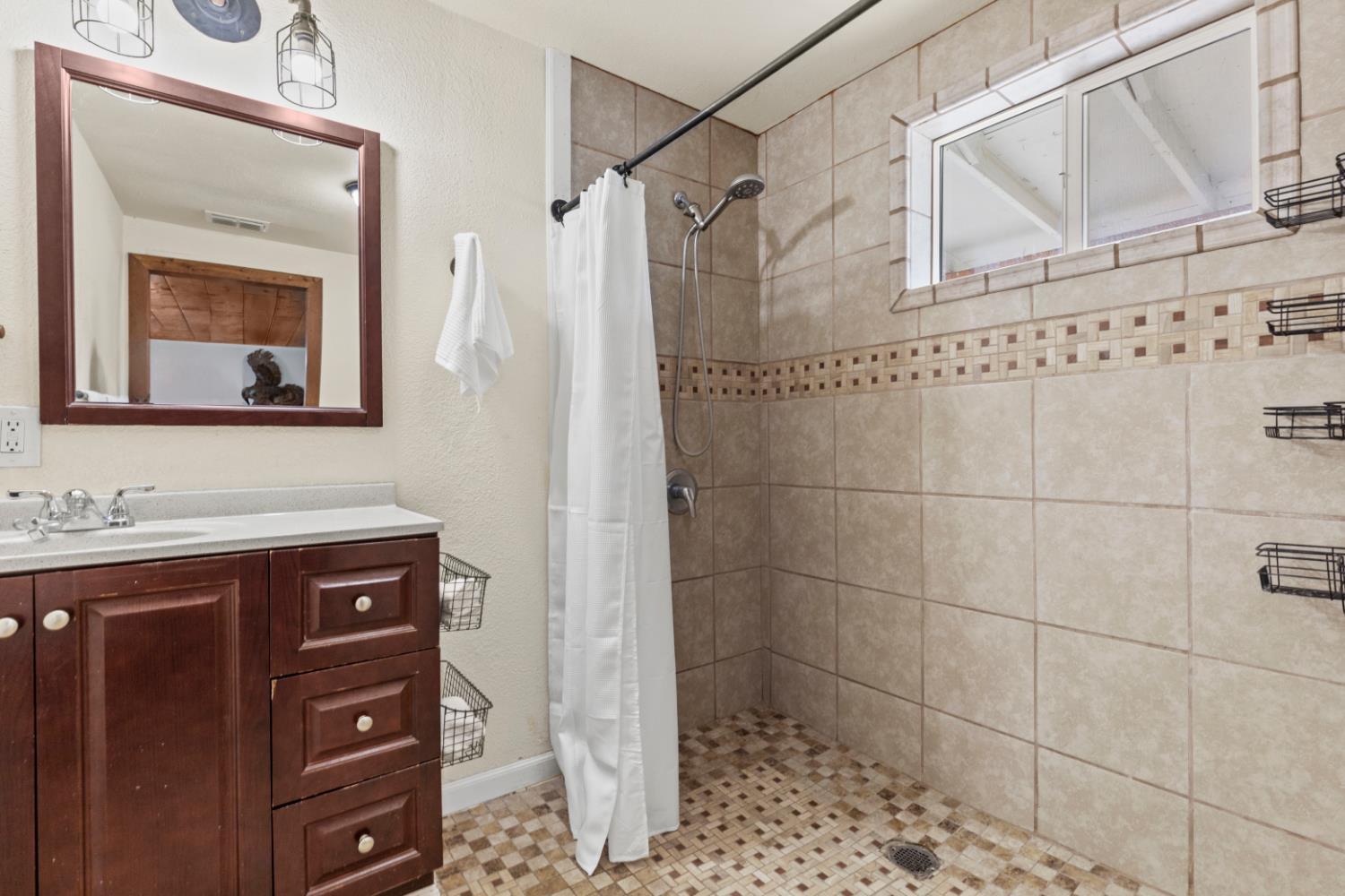 Lincoln, California, 95648, United States, 4 Bedrooms Bedrooms, ,2 BathroomsBathrooms,Residential,For Sale,1999522