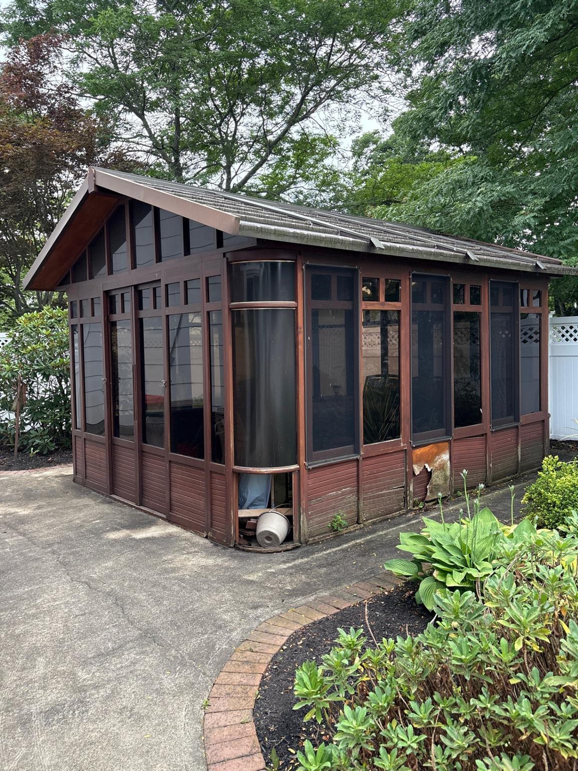 Hauppauge, New York, 11788, United States, 4 Bedrooms Bedrooms, ,3 BathroomsBathrooms,Residential,For Sale,1924109