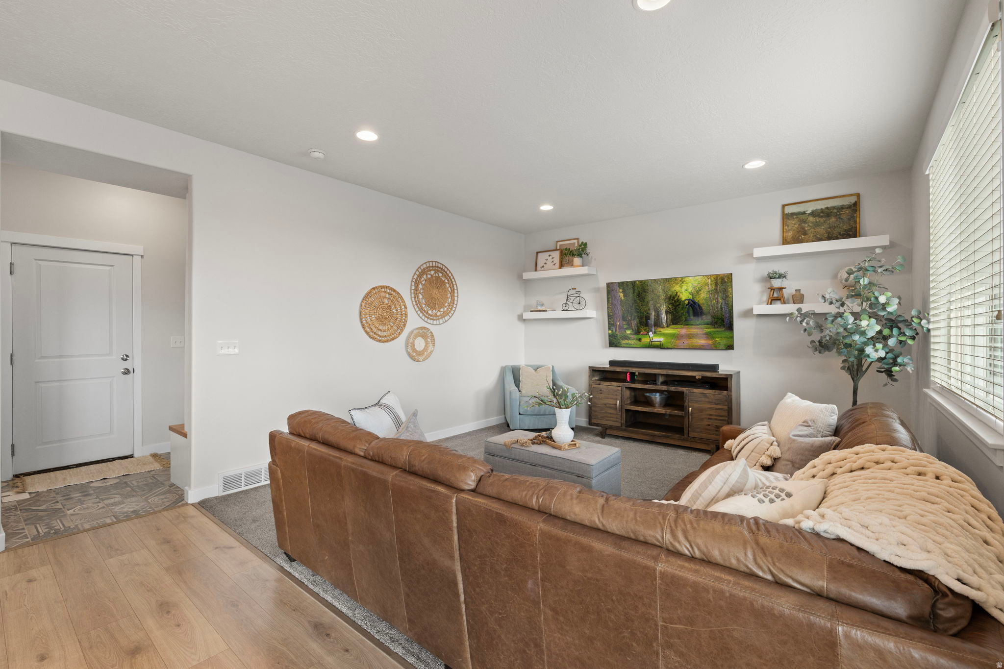 Eagle Mountain, Utah, 84005, United States, 5 Bedrooms Bedrooms, ,4 BathroomsBathrooms,Residential,For Sale,2003166