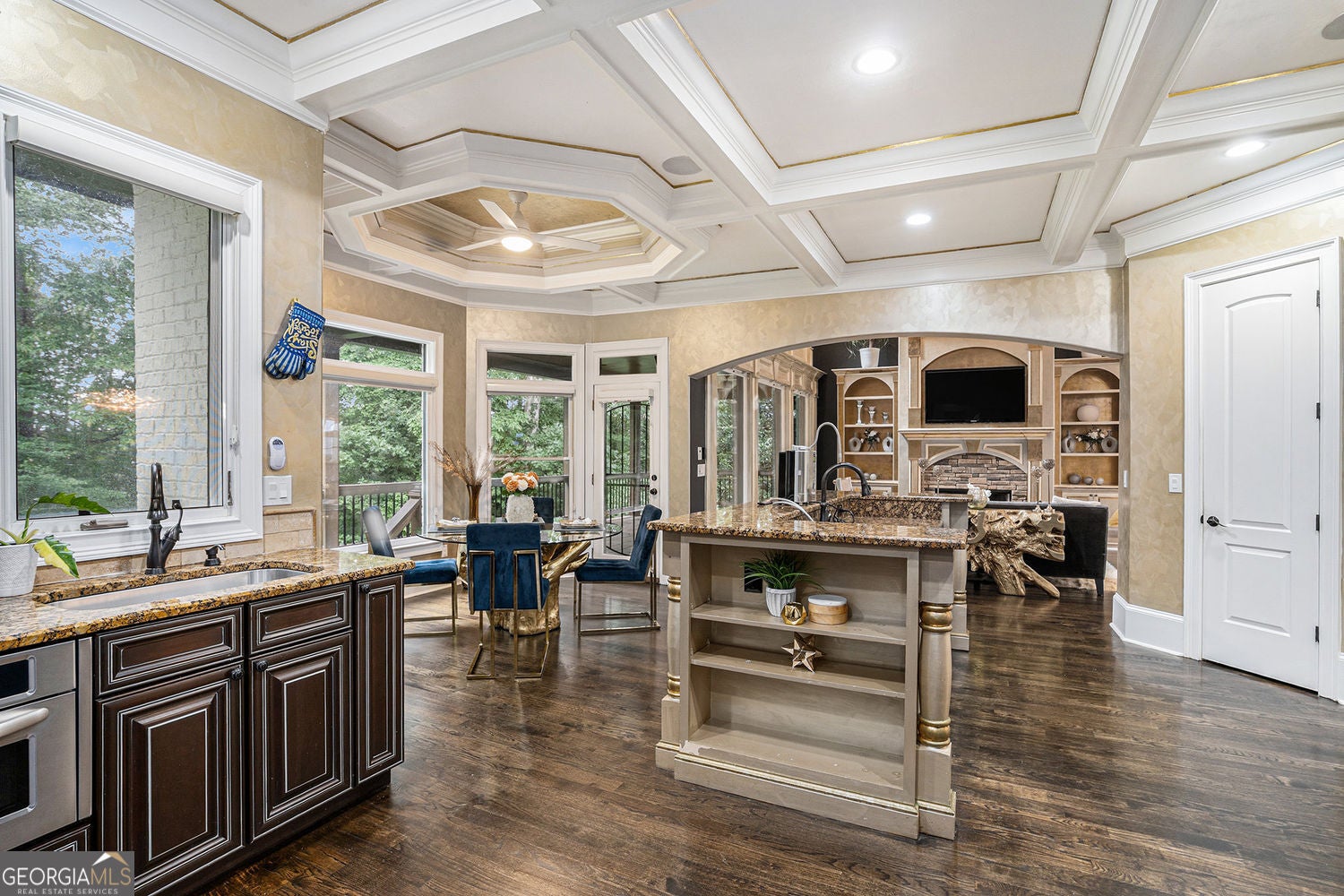 Atlanta, Georgia, 30331, United States, 6 Bedrooms Bedrooms, ,6 BathroomsBathrooms,Residential,For Sale,1929933