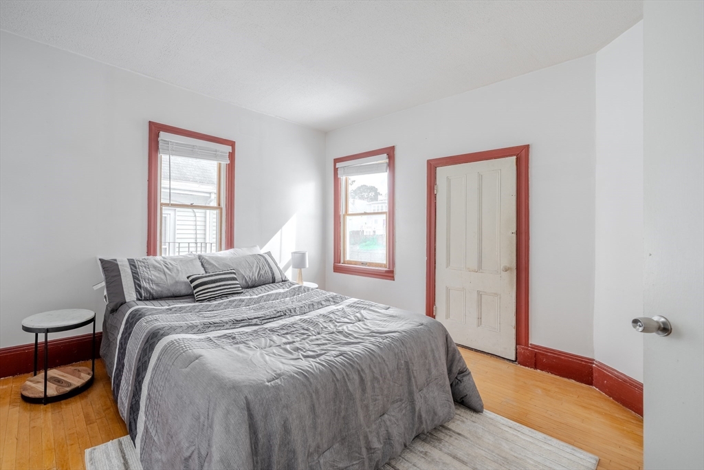 Somerville, Massachusetts, 02145, United States, 4 Bedrooms Bedrooms, ,2 BathroomsBathrooms,Residential,For Sale,1950845