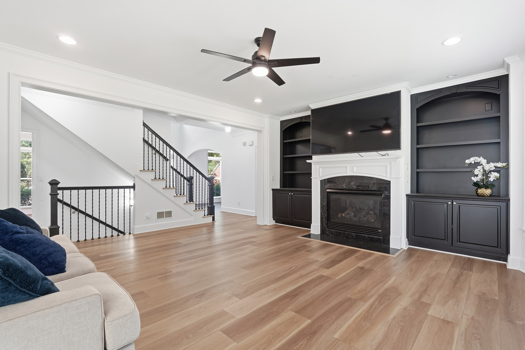  Beautifully Appointed Home in Sought-After Woodmont - 物件實景