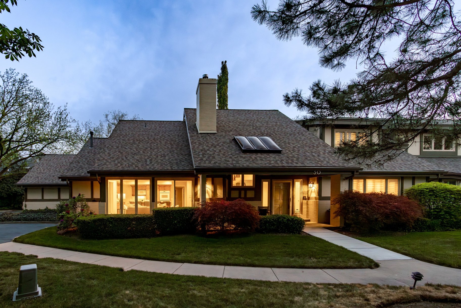  A Large Home in a Sought-After Private Community in East Millcreek - 物件實景