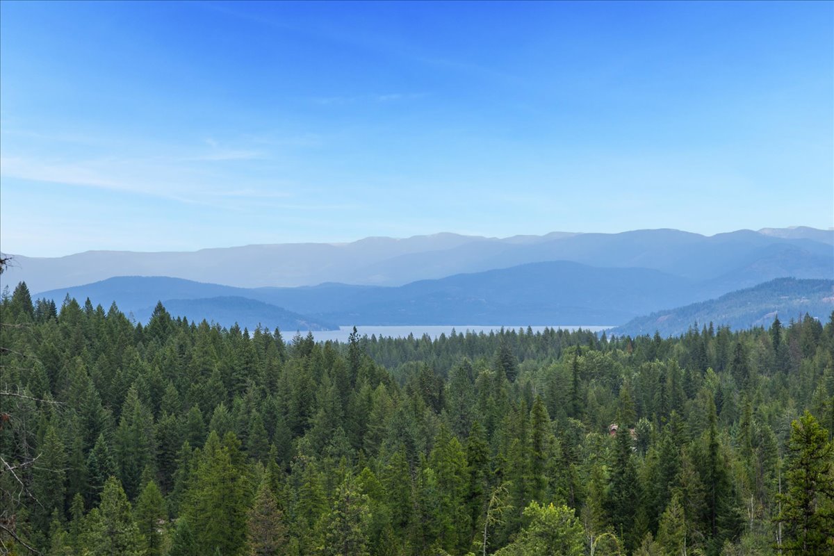 Sagle, Idaho, 83860, United States, 4 Bedrooms Bedrooms, ,4 BathroomsBathrooms,Residential,For Sale,1976237