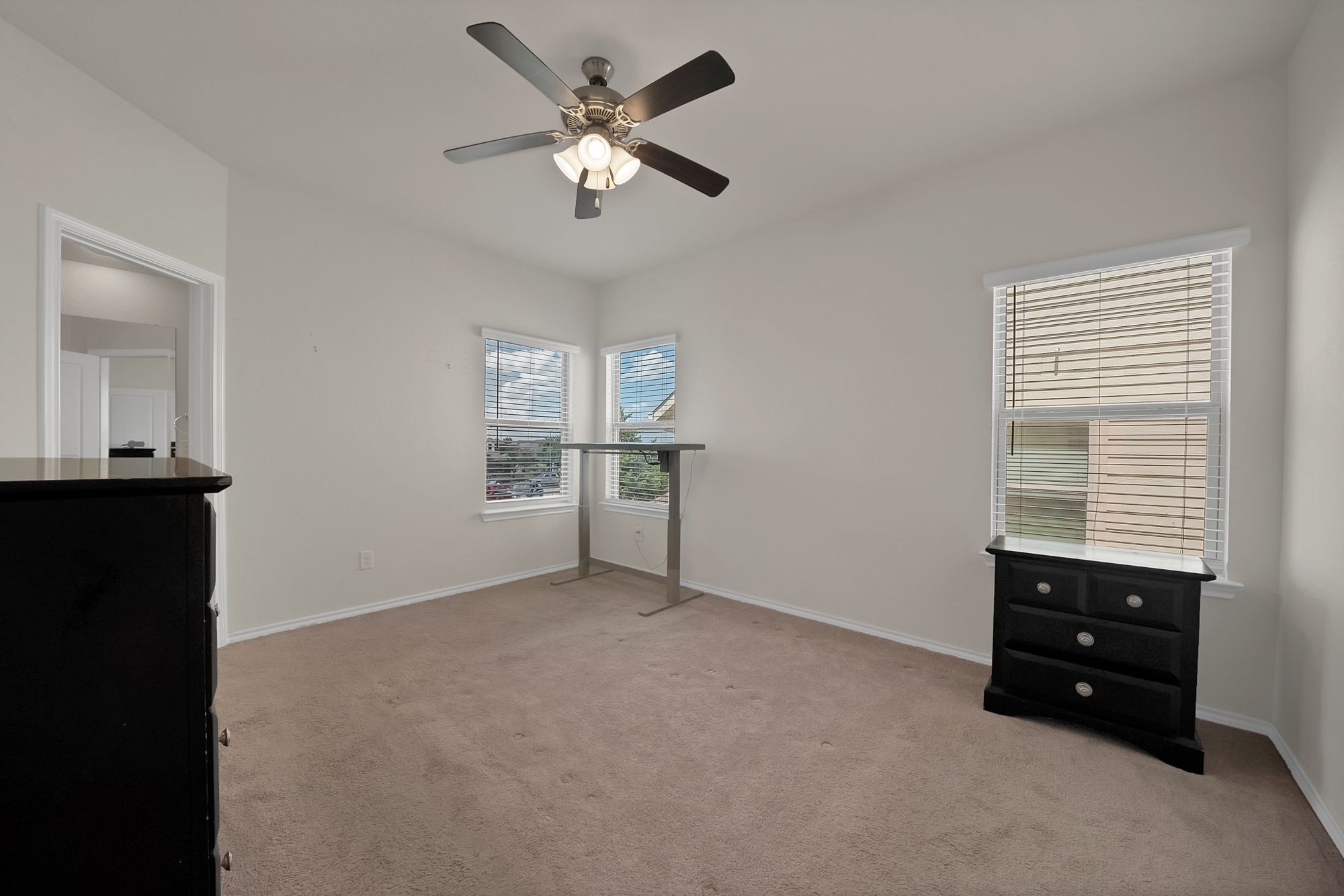  422 Milverton Drive, Fort Worth, TX, 76036 - 物件實景