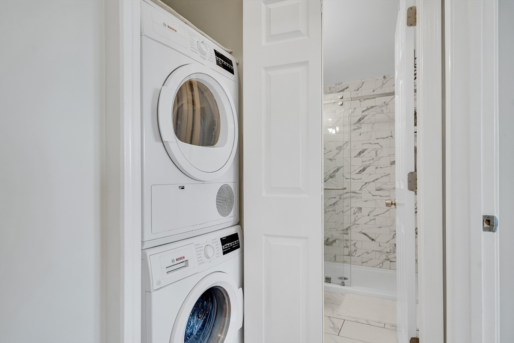 Cambridge, Massachusetts, 02140, United States, 2 Bedrooms Bedrooms, ,2 BathroomsBathrooms,Residential,For Sale,1939324