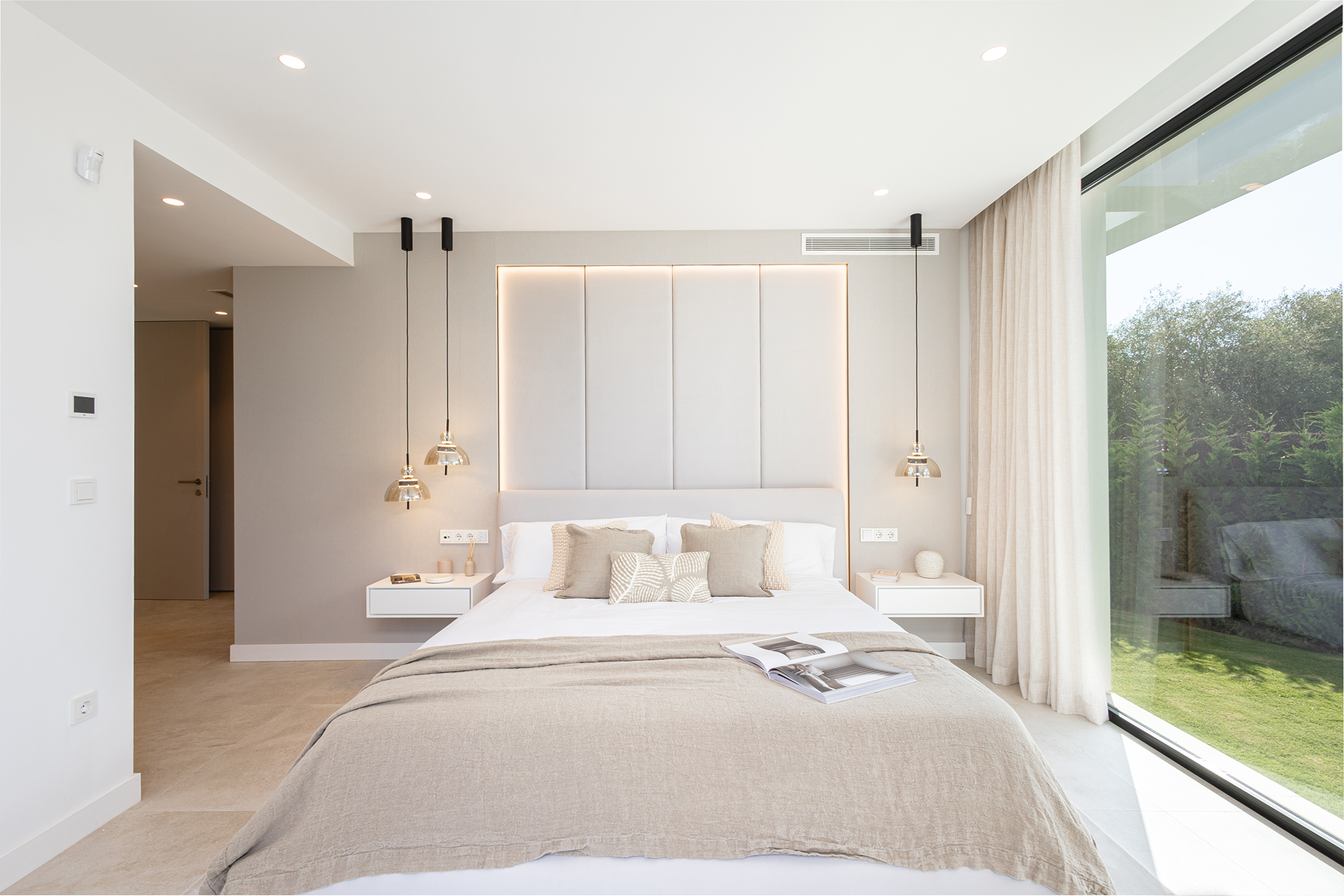  Architectural Villa in Nueva Andalucía