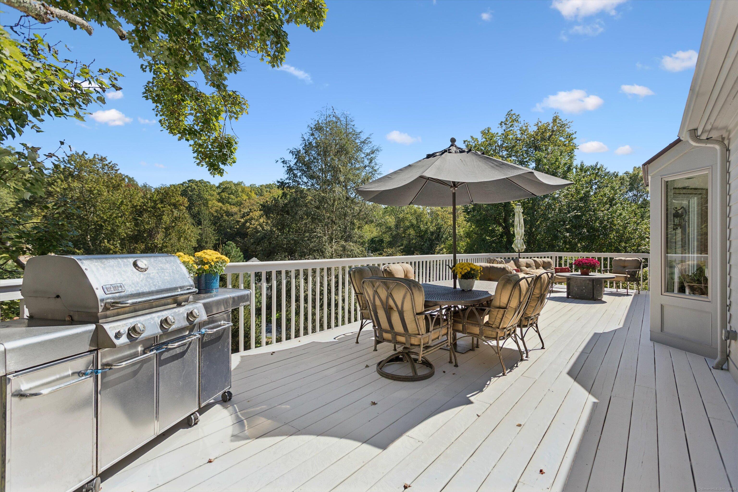 Stamford, Connecticut, 06903, United States, 5 Bedrooms Bedrooms, ,5 BathroomsBathrooms,Residential,For Sale,1976507