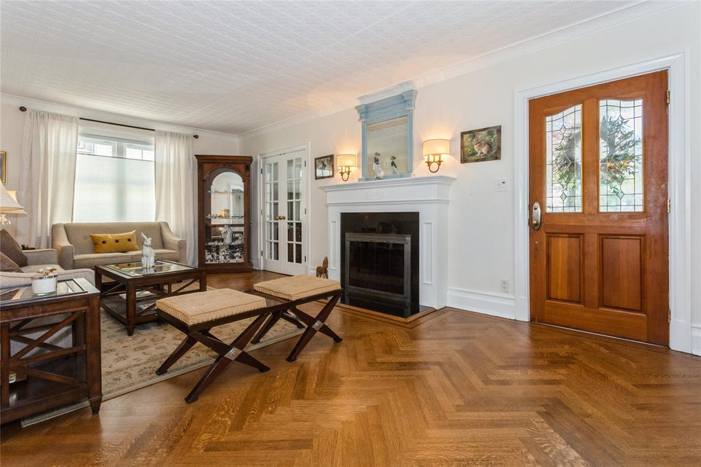 Floral Park, New York, 11001, United States, 3 Bedrooms Bedrooms, ,2 BathroomsBathrooms,Residential,For Sale,1798348