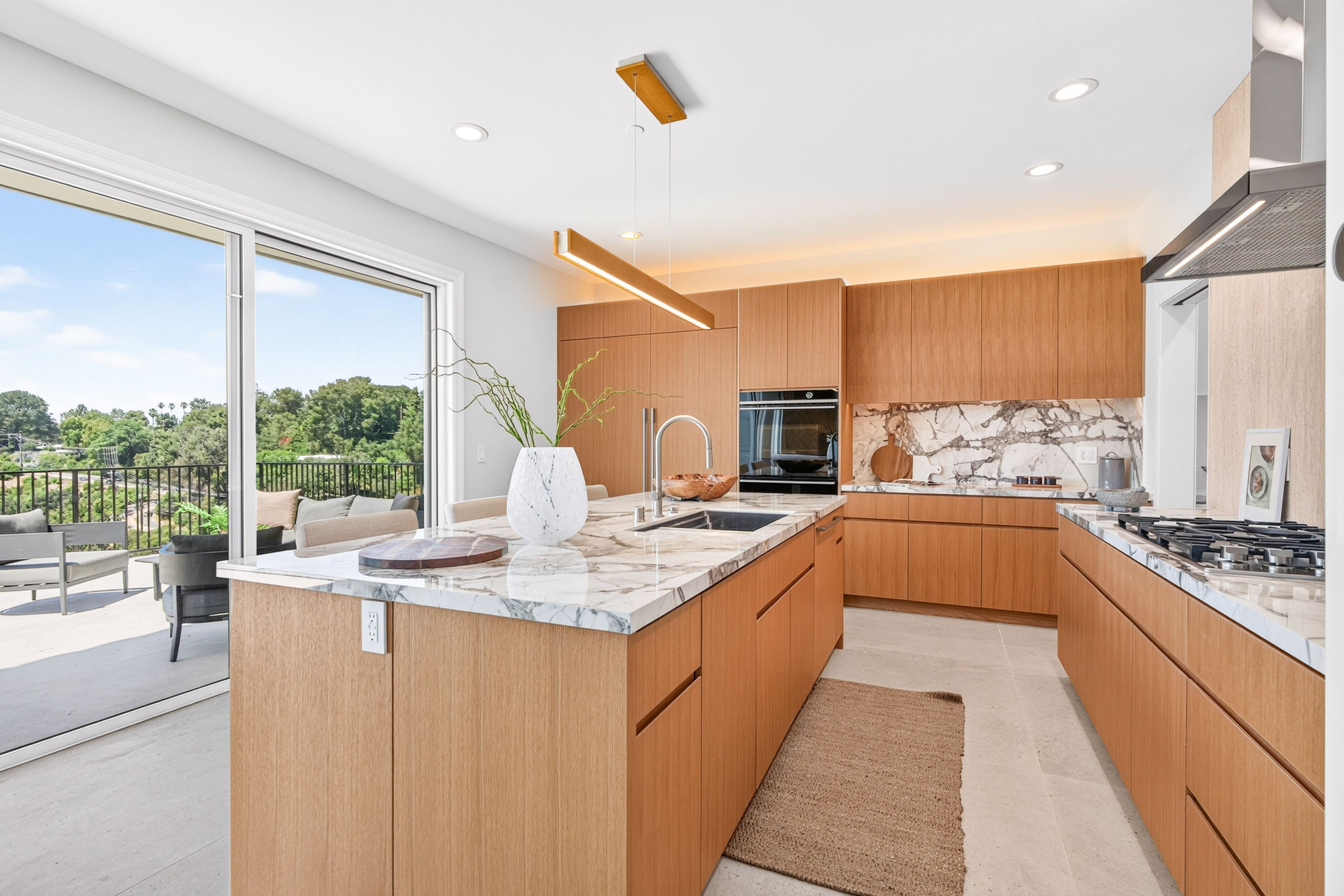  8045 Bulwer Dr - 物件實景