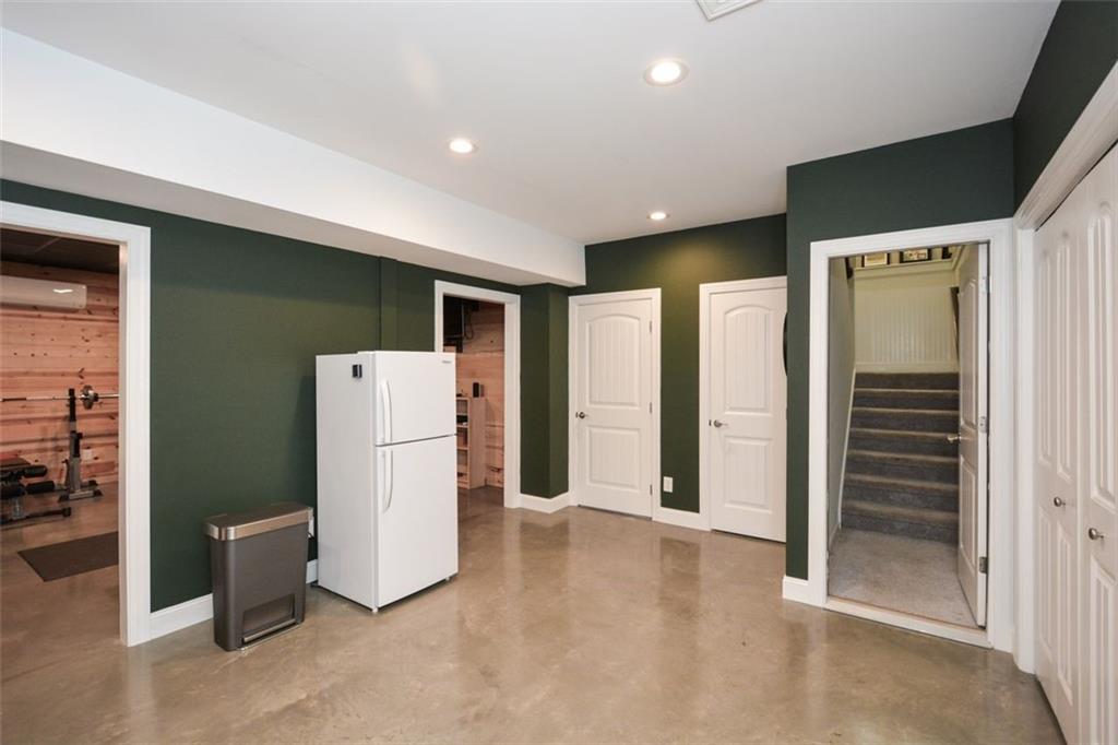 Dallas, Georgia, 30132, United States, 6 Bedrooms Bedrooms, ,5 BathroomsBathrooms,Residential,For Sale,1918553