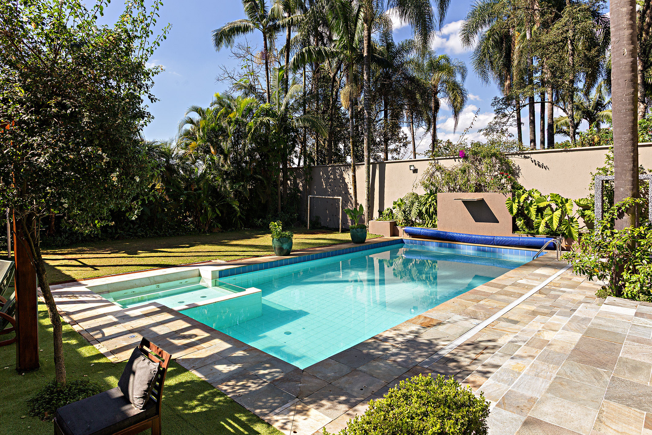  Family Residence with Garden and Pool near Parque do Cordeiro - 物件實景