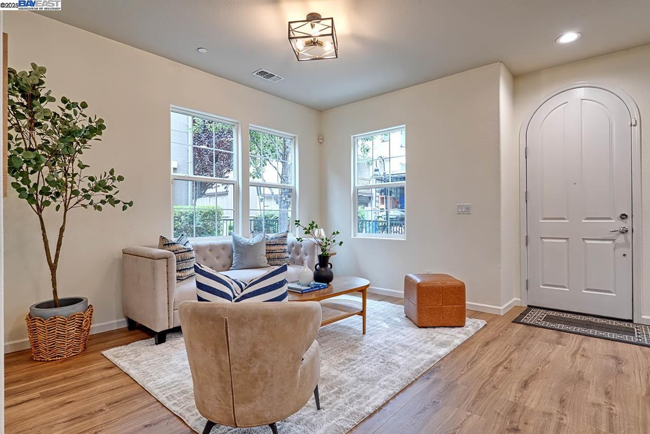 Fremont, California, 94555, United States, 3 Bedrooms Bedrooms, ,3 BathroomsBathrooms,Residential,For Sale,1940973