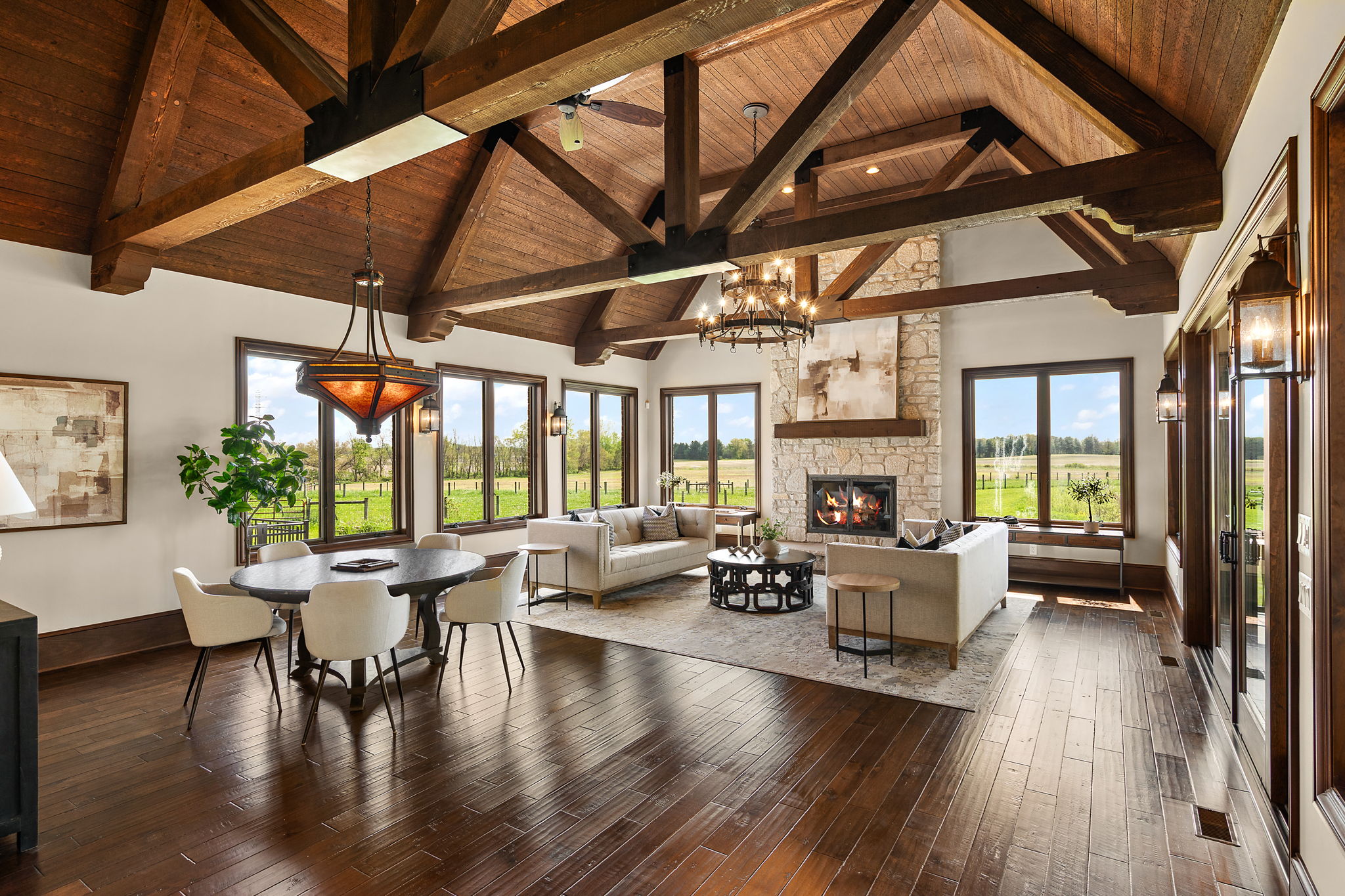 77+ Acre Estate Offering a Blend of Open Ground and Wooded Surroundings - 物件實景