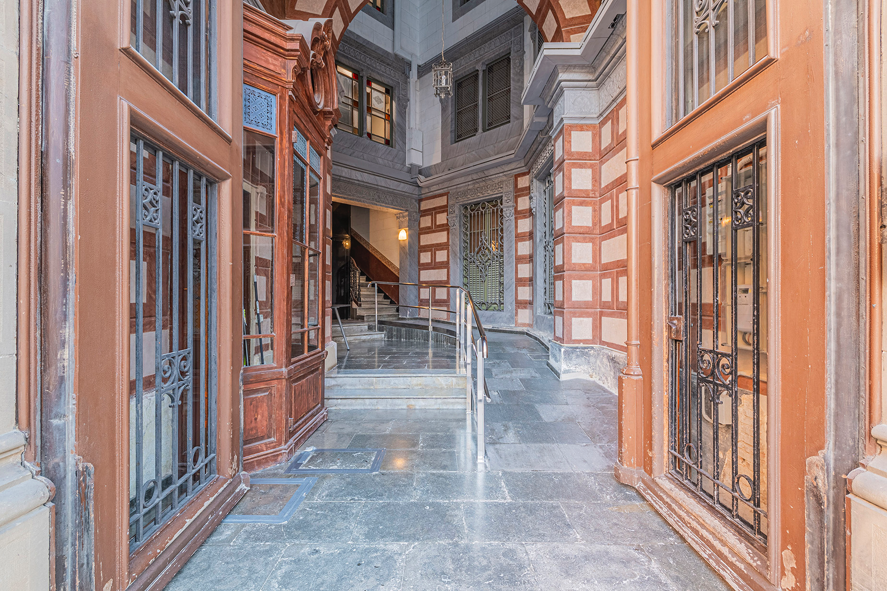  Designer Upper-Floor Apartment with Private Terrace in the Quadrat d’Or - 物件實景