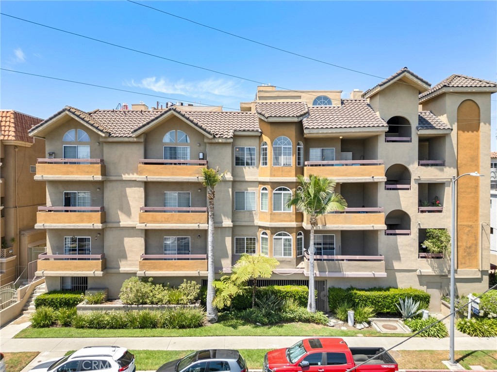 Sherman Oaks, California, 91423, United States, 2 Bedrooms Bedrooms, ,2 BathroomsBathrooms,Residential,For Sale,1708509