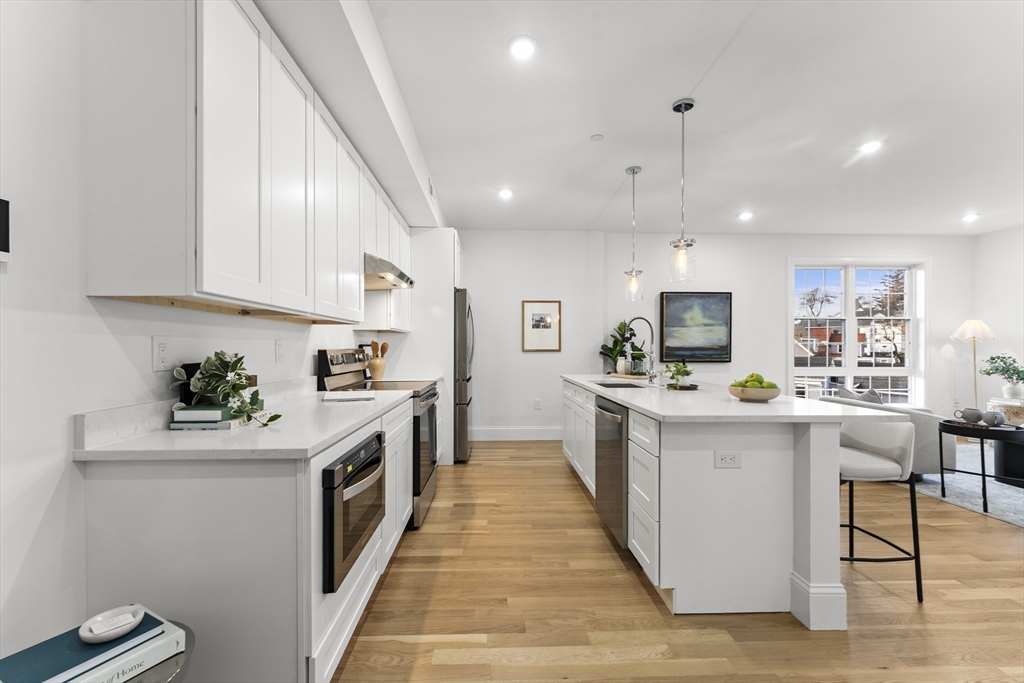 Marlborough, Massachusetts, 01752, United States, 2 Bedrooms Bedrooms, ,2 BathroomsBathrooms,Residential,For Sale,2000469