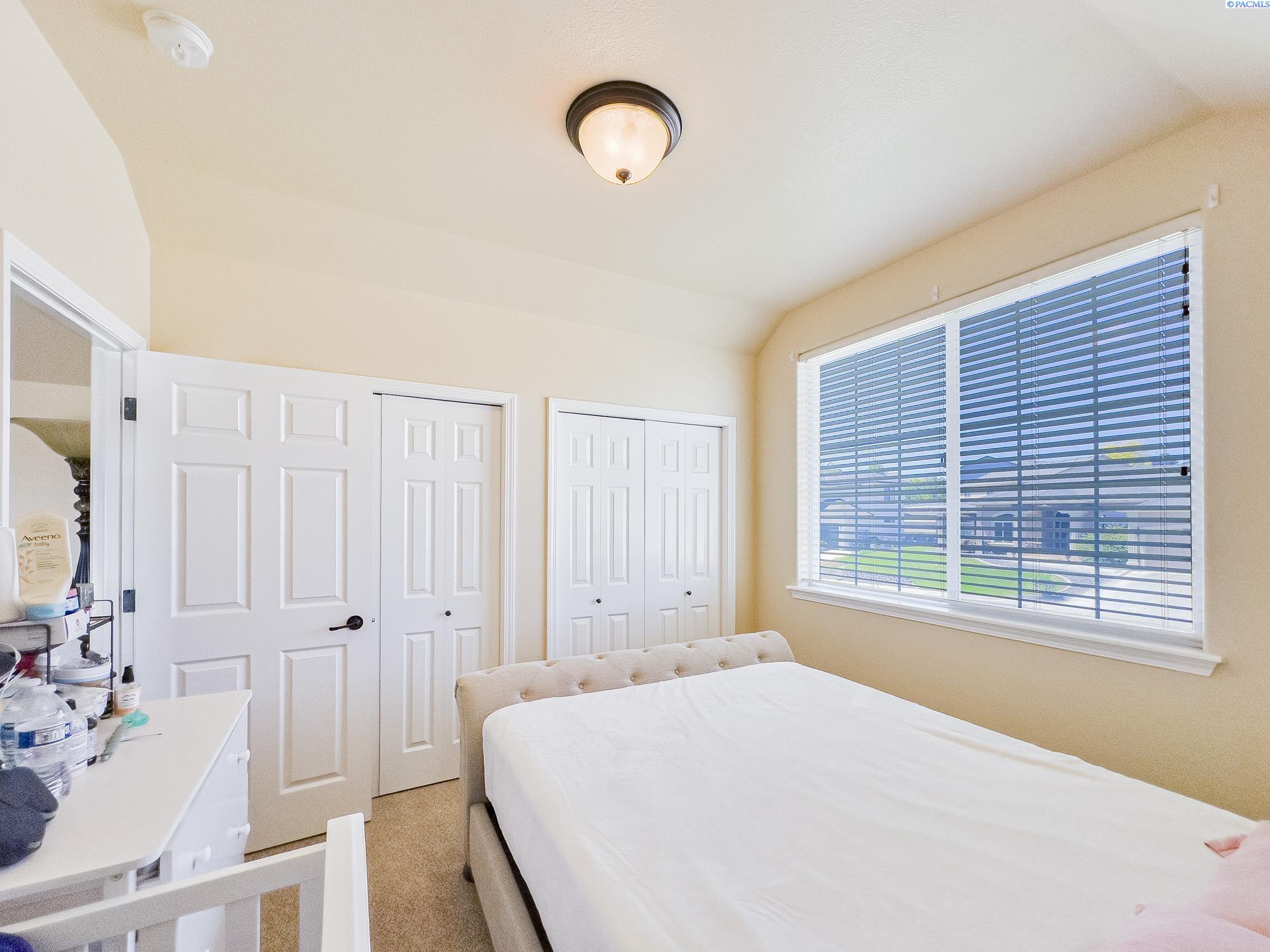 Pasco, Washington, 99301, United States, 4 Bedrooms Bedrooms, ,2 BathroomsBathrooms,Residential,For Sale,1826907