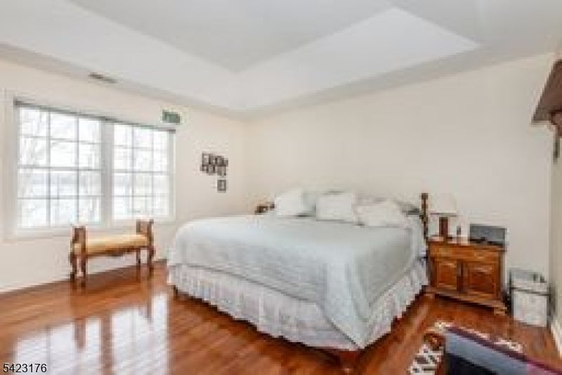 Wayne Twp., New Jersey, 07470, United States, 3 Bedrooms Bedrooms, ,3 BathroomsBathrooms,Residential,For Sale,2037003