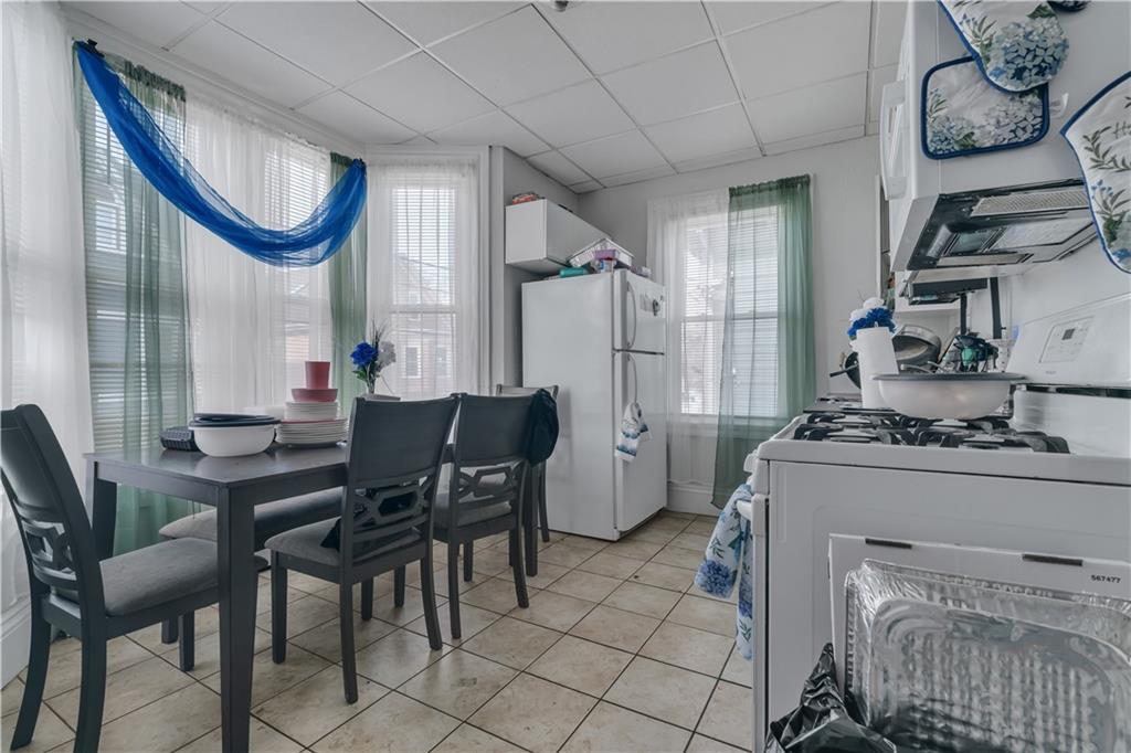 Providence, Rhode Island, 02909, United States, 13 Bedrooms Bedrooms, ,5 BathroomsBathrooms,Residential,For Sale,2022811