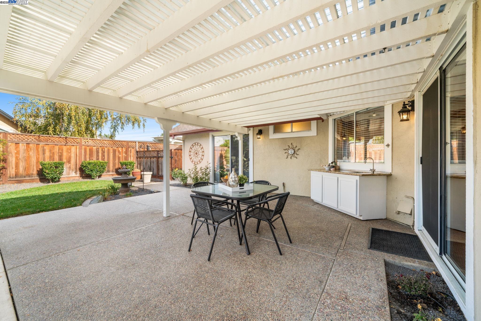 Livermore, California, 94551, United States, 3 Bedrooms Bedrooms, ,2 BathroomsBathrooms,Residential,For Sale,1991919