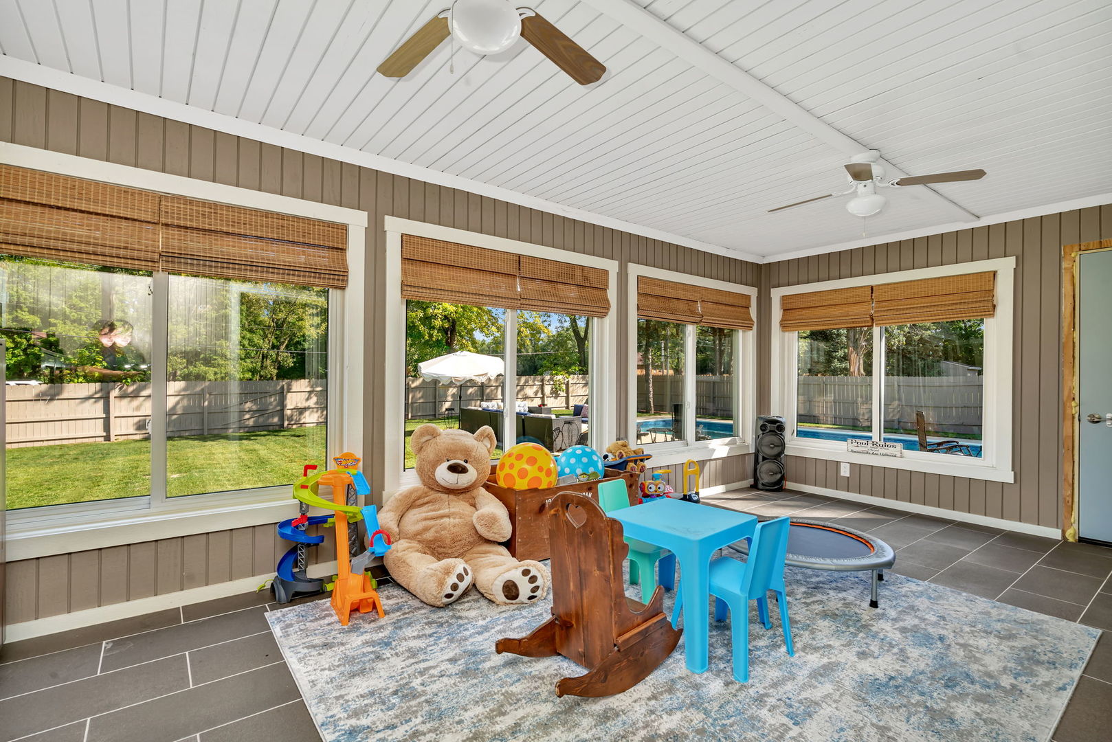 Joliet, Illinois, 60431, United States, 3 Bedrooms Bedrooms, ,3 BathroomsBathrooms,Residential,For Sale,1989625