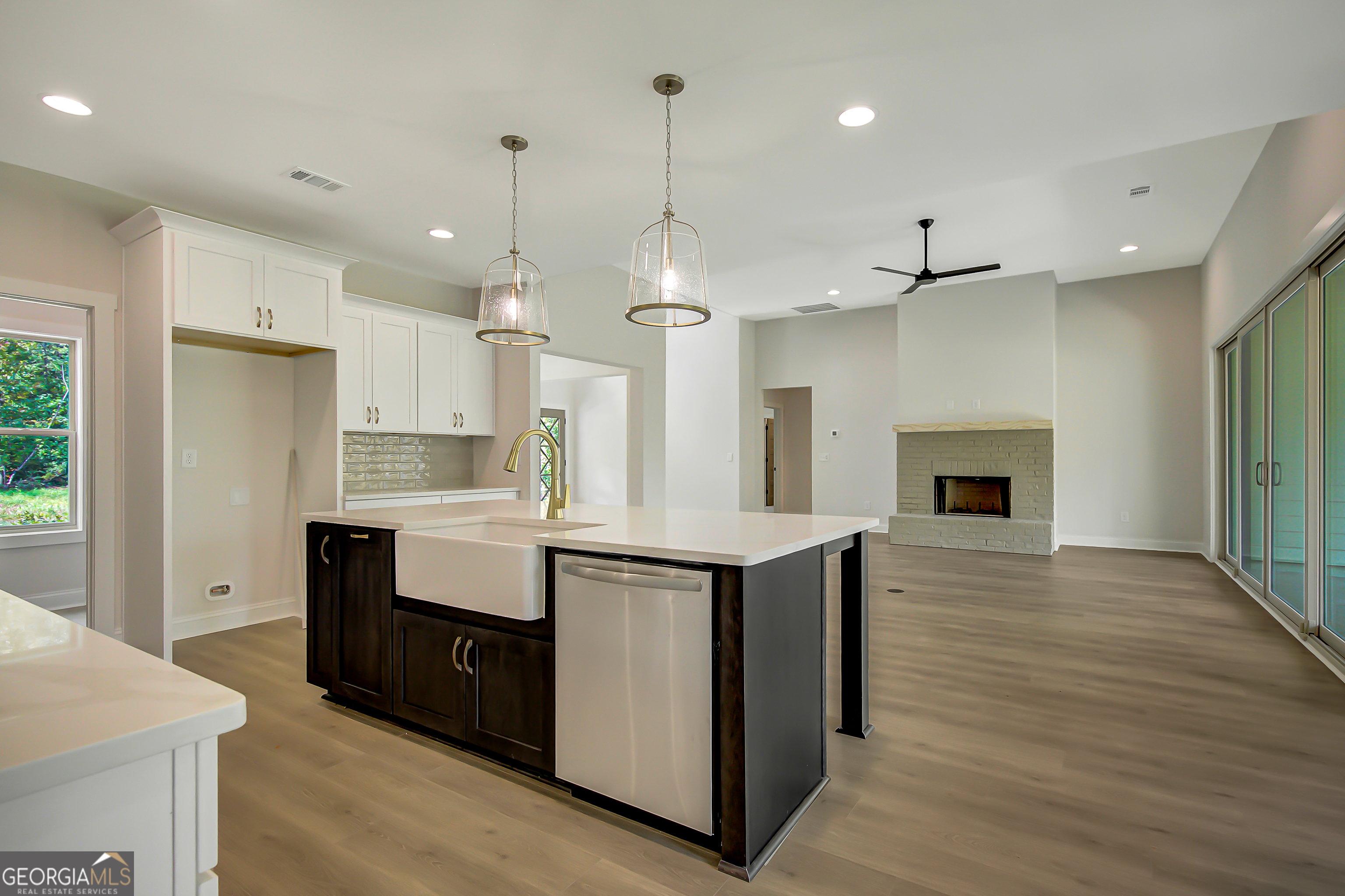 Senoia, Georgia, 30276, United States, 5 Bedrooms Bedrooms, ,4 BathroomsBathrooms,Residential,For Sale,1901806