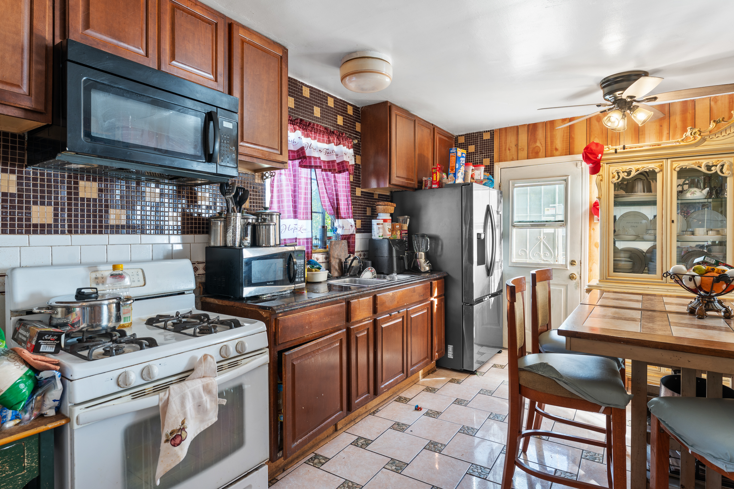 Riverside, California, 92503, United States, 3 Bedrooms Bedrooms, ,2 BathroomsBathrooms,Residential,For Sale,2005895