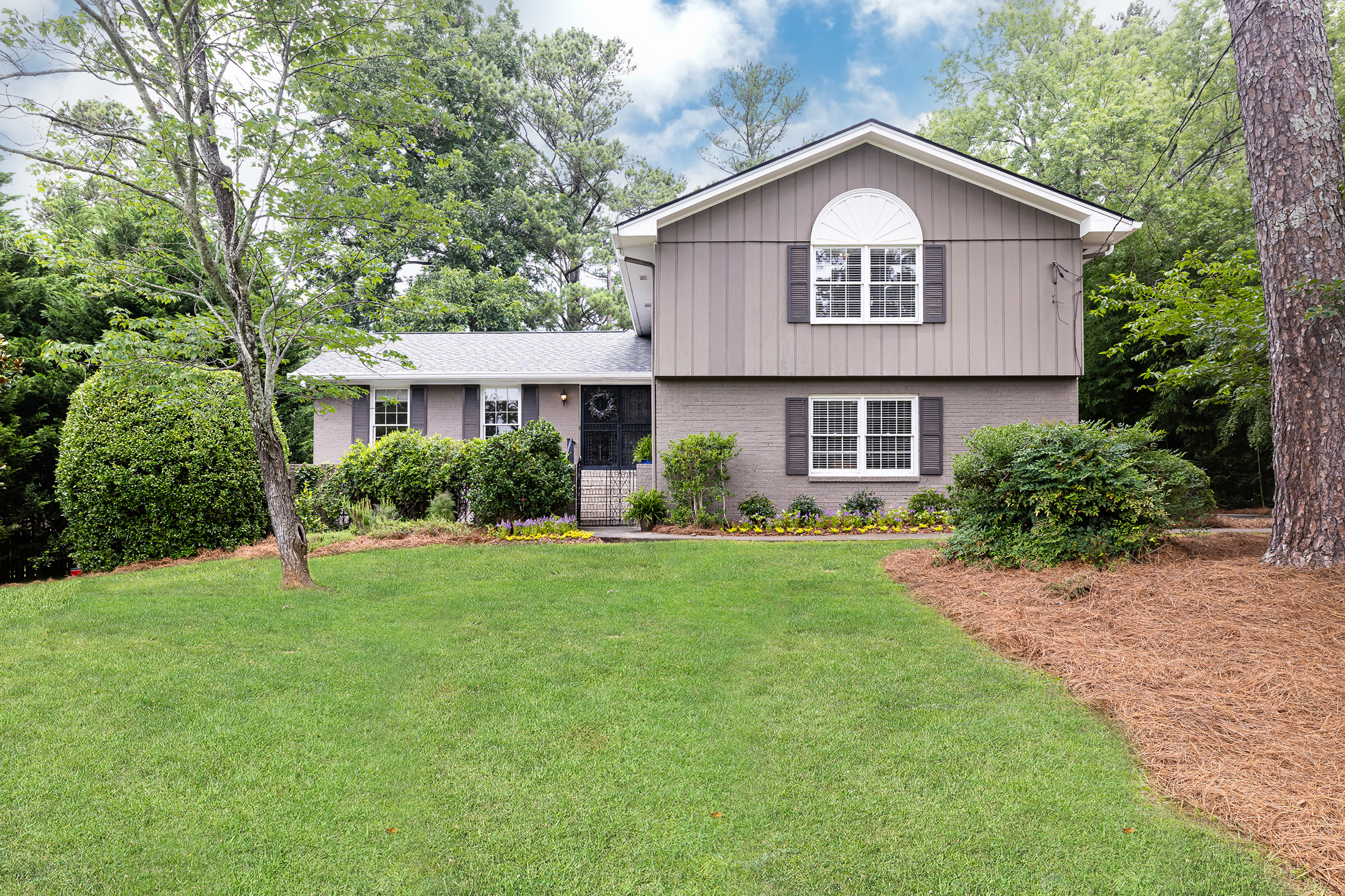  Beautifully Updated Home in Sought-after Arden Woods Neighborhood of Dunwoody - 物件實景