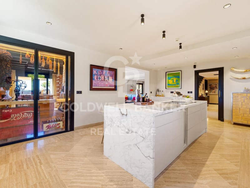 Marbella, Andalusia, ES, 4 Bedrooms Bedrooms, ,5 BathroomsBathrooms,Residential,For Sale,1950823