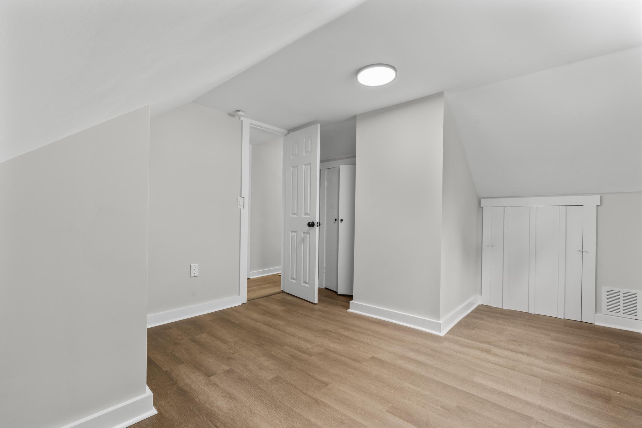 Newtown, Connecticut, 06482, United States, 4 Bedrooms Bedrooms, ,3 BathroomsBathrooms,Residential,For Sale,1991779