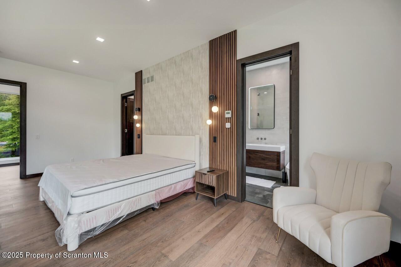 Bear Creek, Pennsylvania, 18602, United States, 4 Bedrooms Bedrooms, ,3 BathroomsBathrooms,Residential,For Sale,2002172