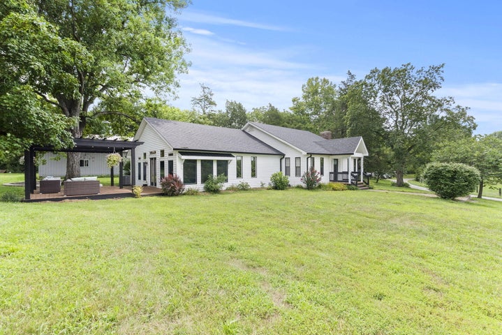 Versailles, Kentucky, 40383, United States, 4 Bedrooms Bedrooms, ,Residential,For Sale,1900700