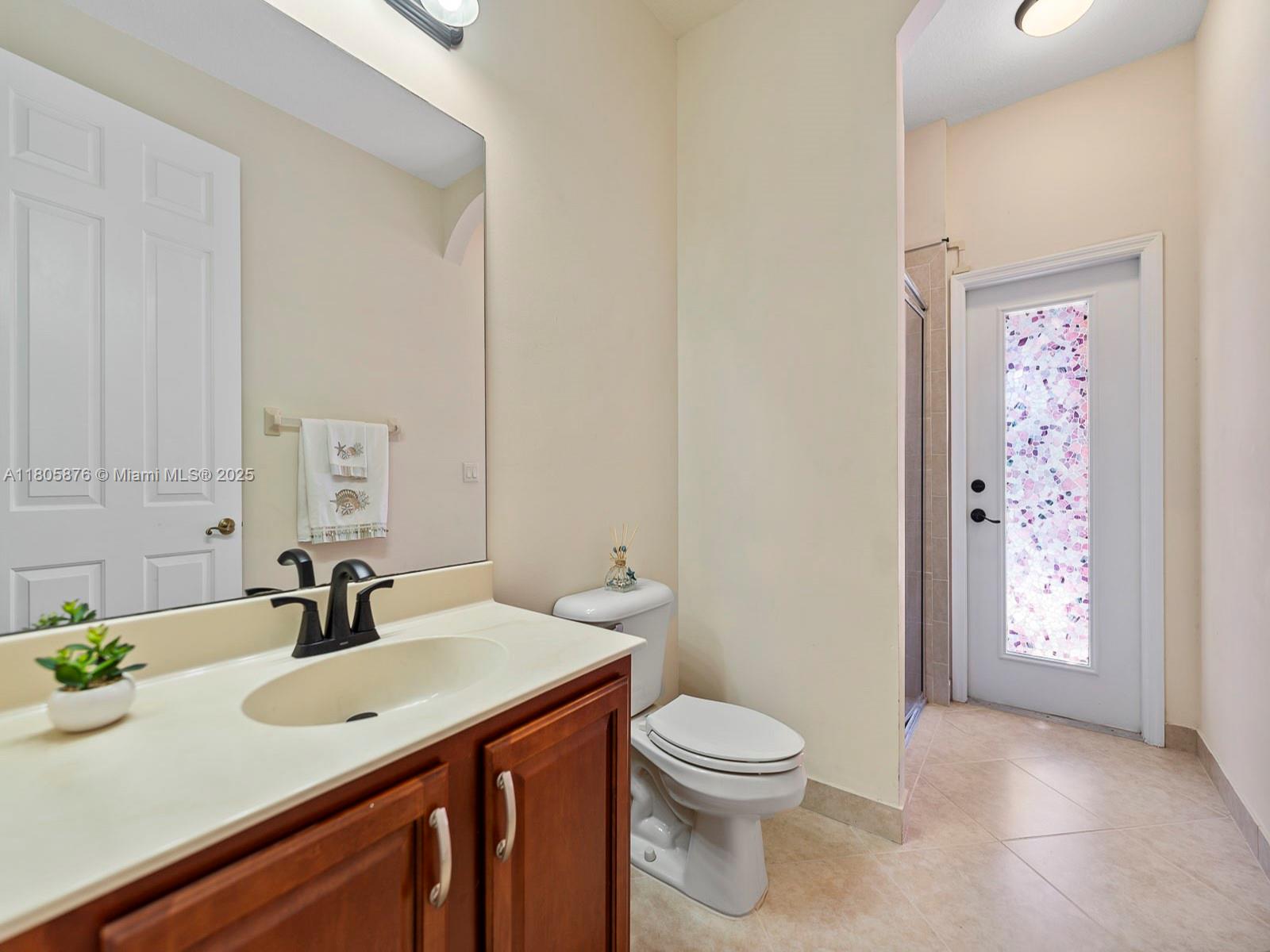 Weston, Florida, 33332, United States, 5 Bedrooms Bedrooms, ,5 BathroomsBathrooms,Residential,For Sale,1826480