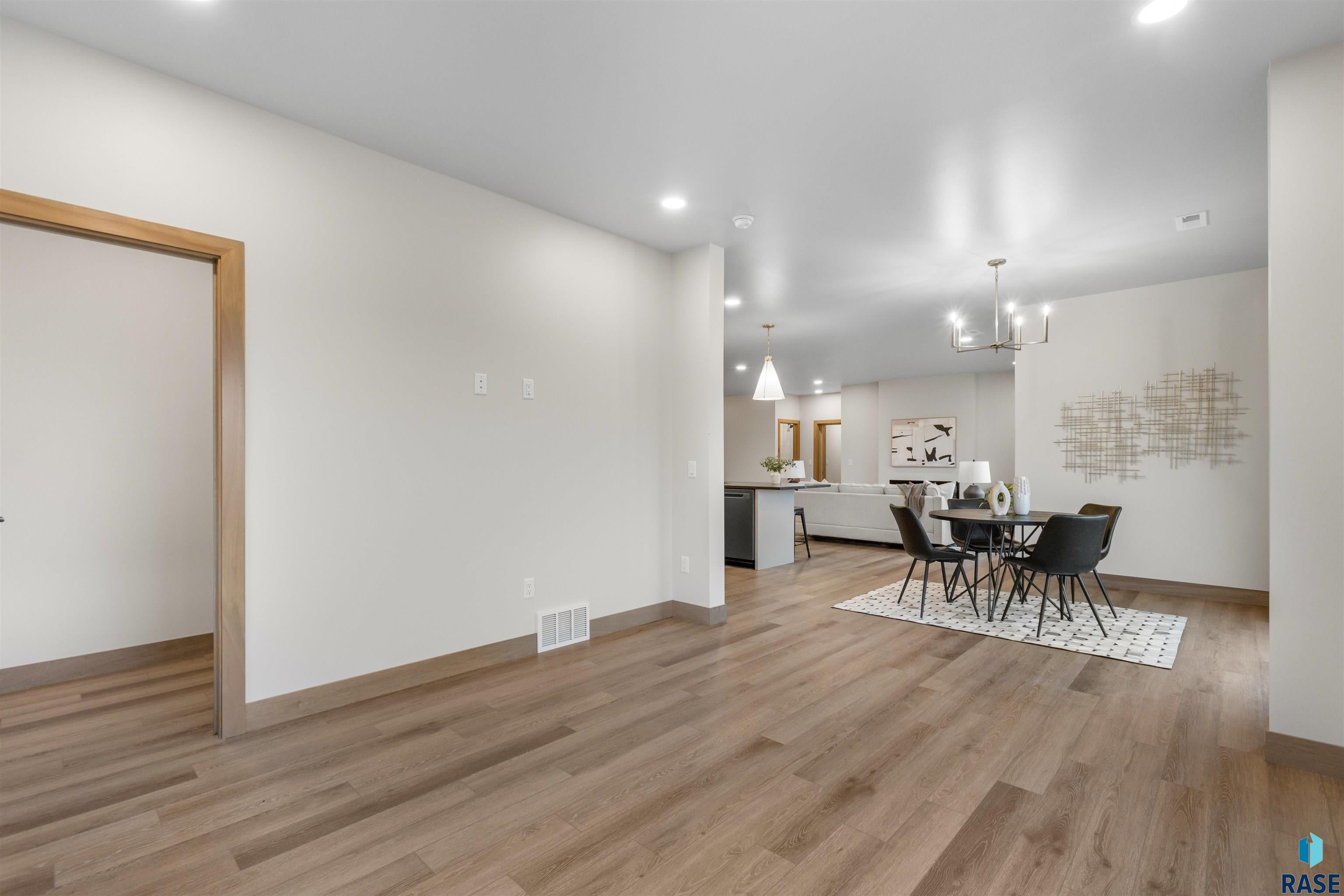 Sioux Falls, South Dakota, 57110, United States, 3 Bedrooms Bedrooms, ,2 BathroomsBathrooms,Residential,For Sale,1847243