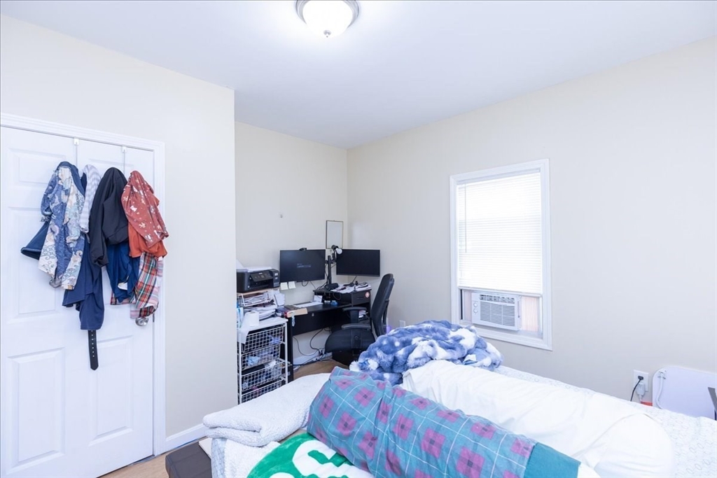 Lowell, Massachusetts, 01854, United States, 3 Bedrooms Bedrooms, ,2 BathroomsBathrooms,Residential,For Sale,1918371
