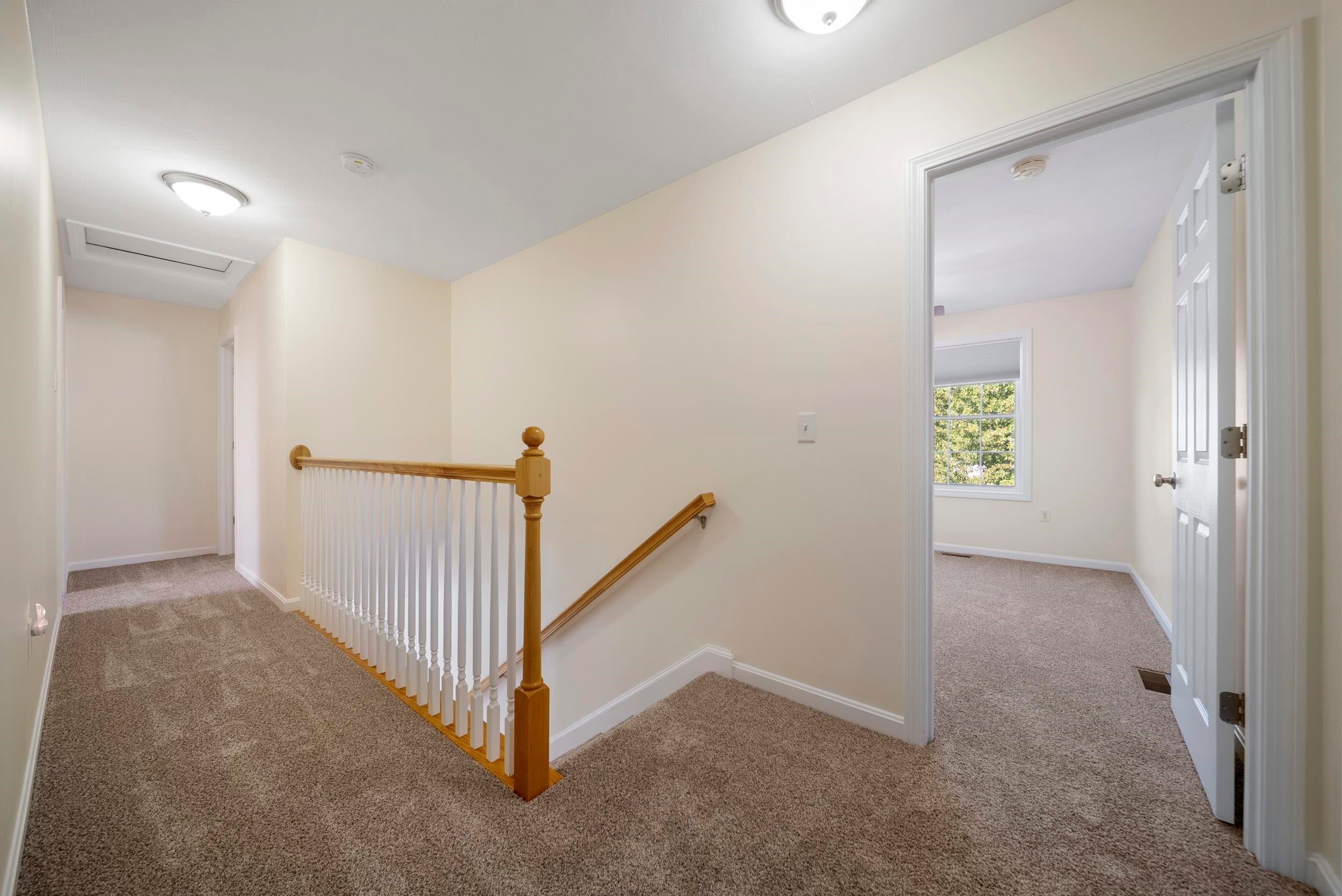 Hooksett, New Hampshire, 03106, United States, 3 Bedrooms Bedrooms, ,2 BathroomsBathrooms,Residential,For Sale,1942312
