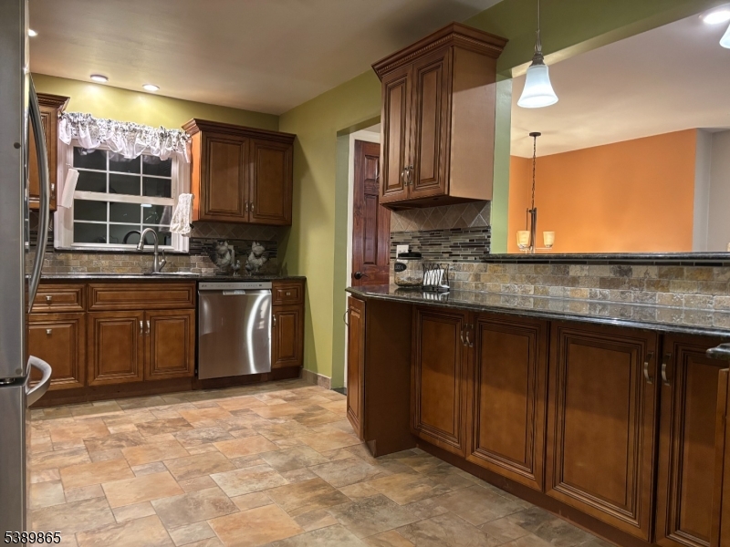 Kenilworth Boro, New Jersey, 07033, United States, 4 Bedrooms Bedrooms, ,3 BathroomsBathrooms,Residential,For Sale,1960760