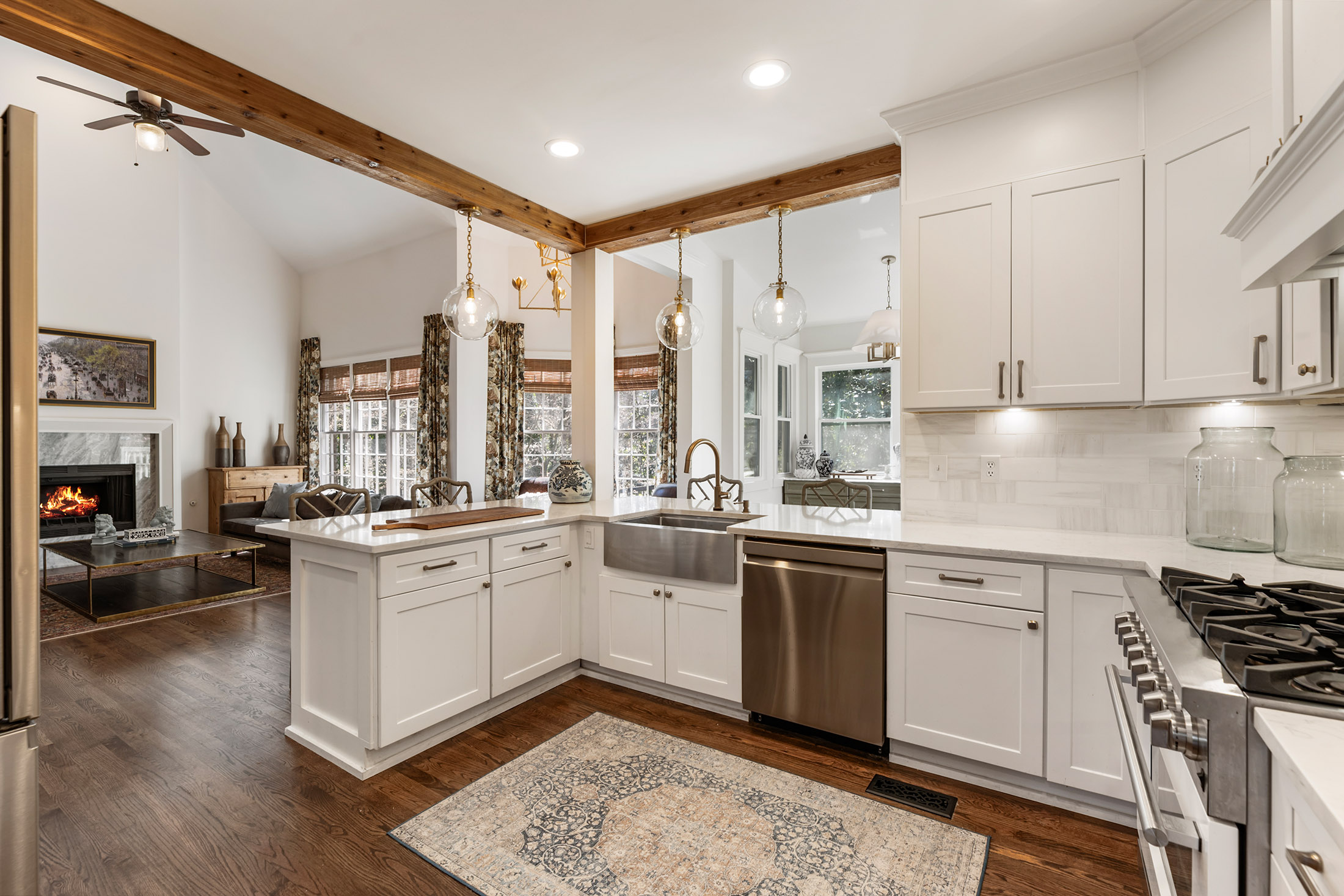  Charming Home Offers the Perfect Blend of Charm, Function, and Location - 物件實景