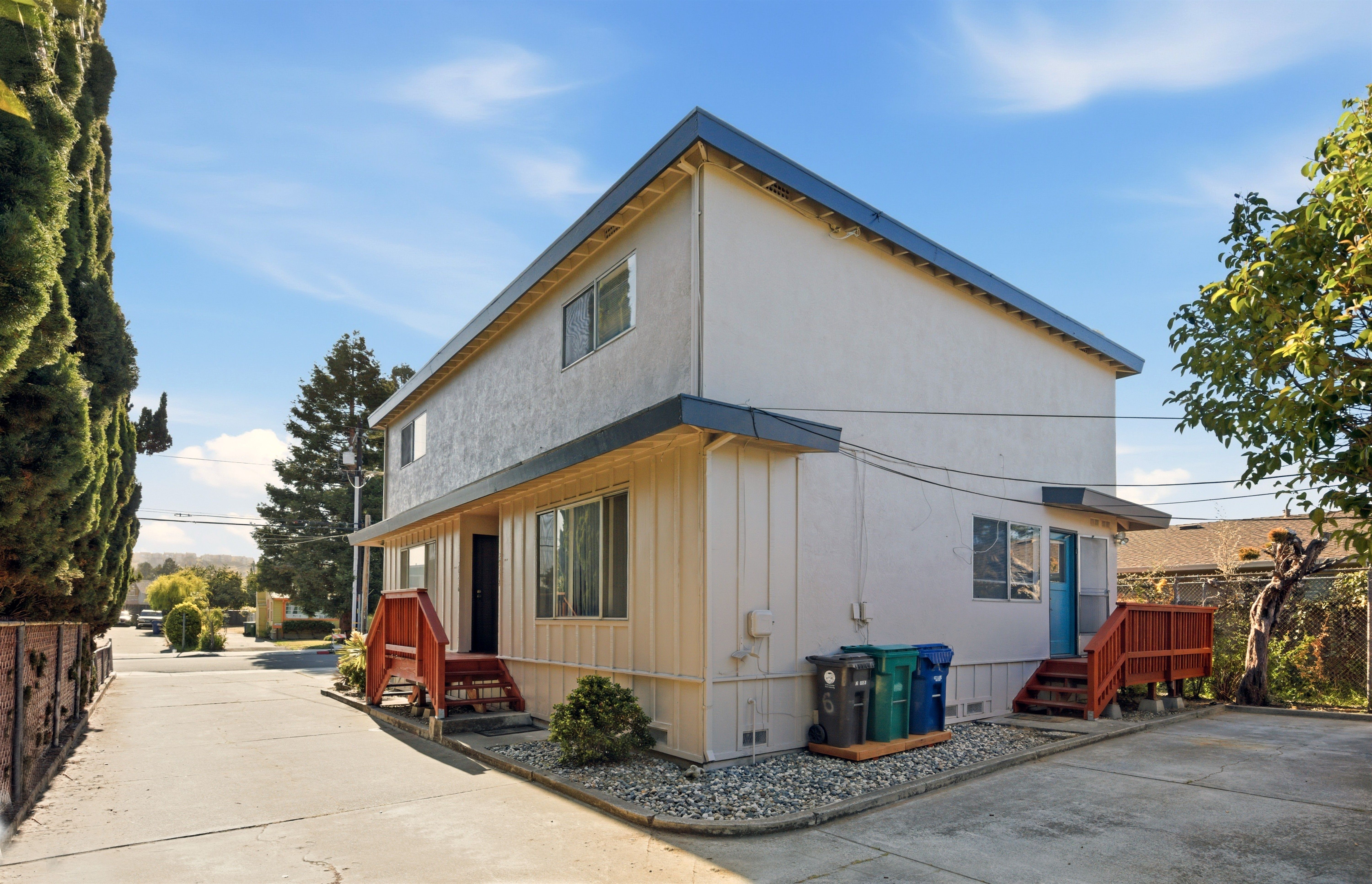  Rare Castro Valley Triplex Opportunity with Vacant Unit - 物件實景
