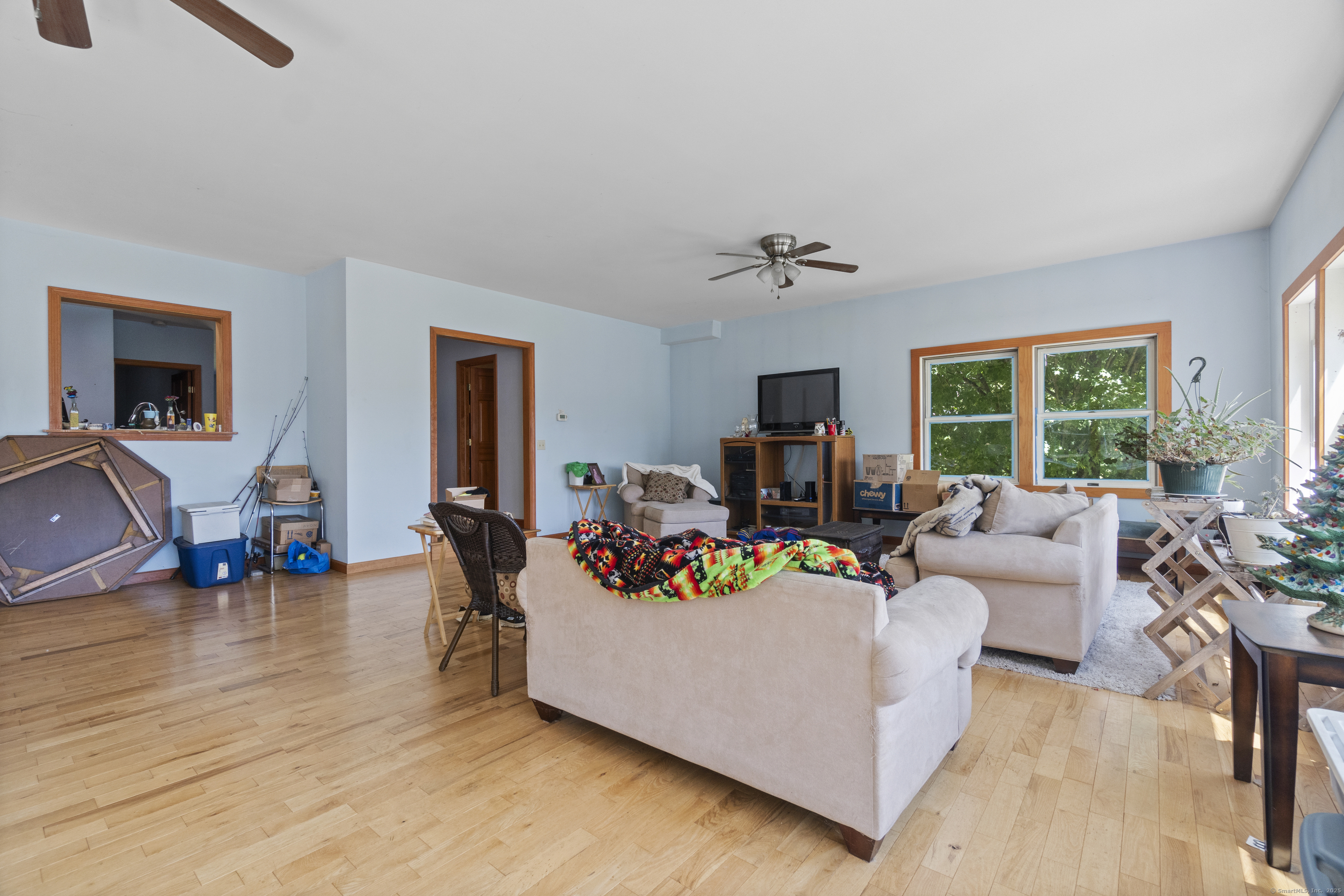 Woodbury, Connecticut, 06798, United States, 6 Bedrooms Bedrooms, ,3 BathroomsBathrooms,Residential,For Sale,1940915