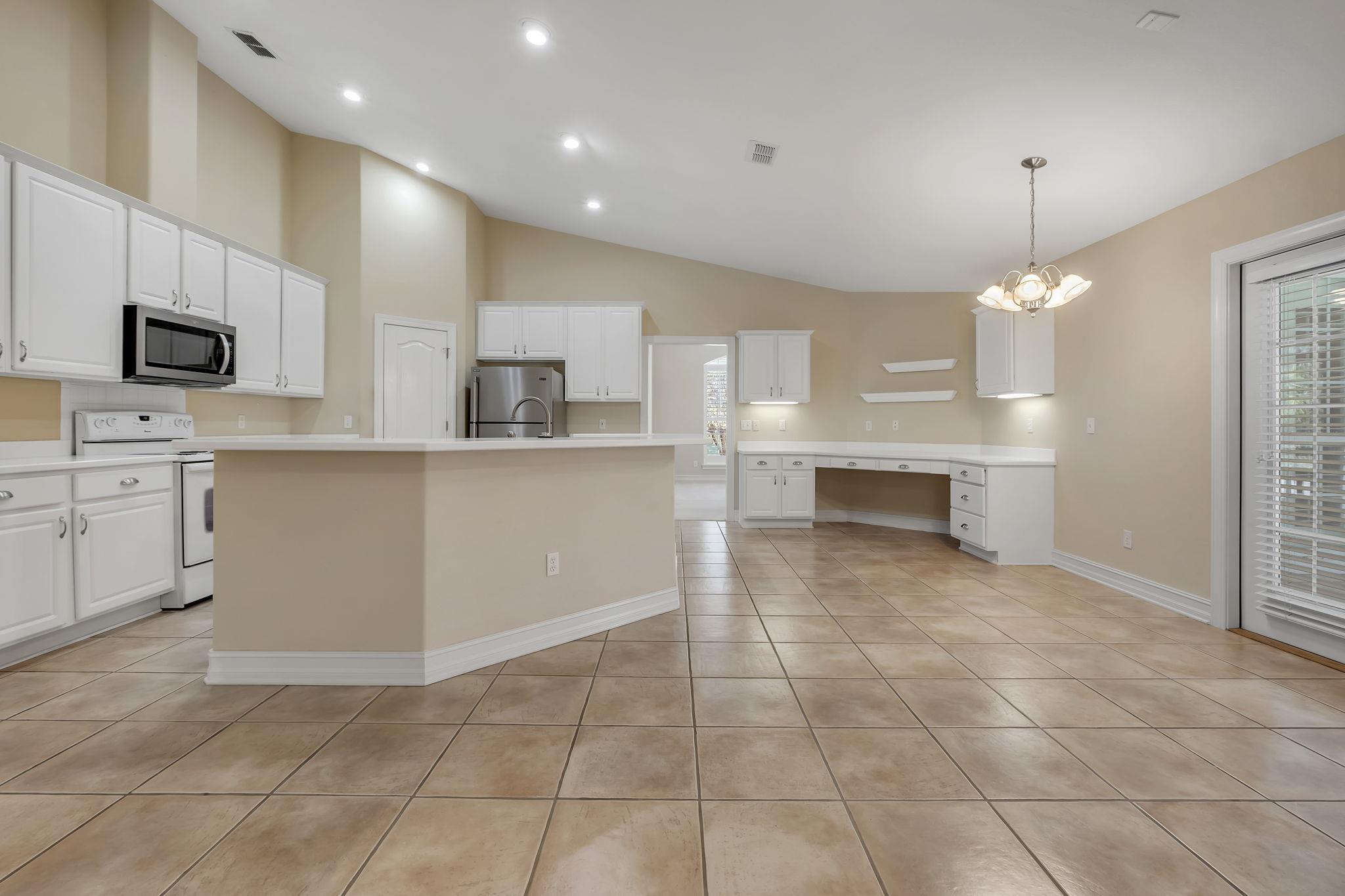 Tallahassee, Florida, 32312, United States, 4 Bedrooms Bedrooms, ,3 BathroomsBathrooms,Residential,For Sale,1966358