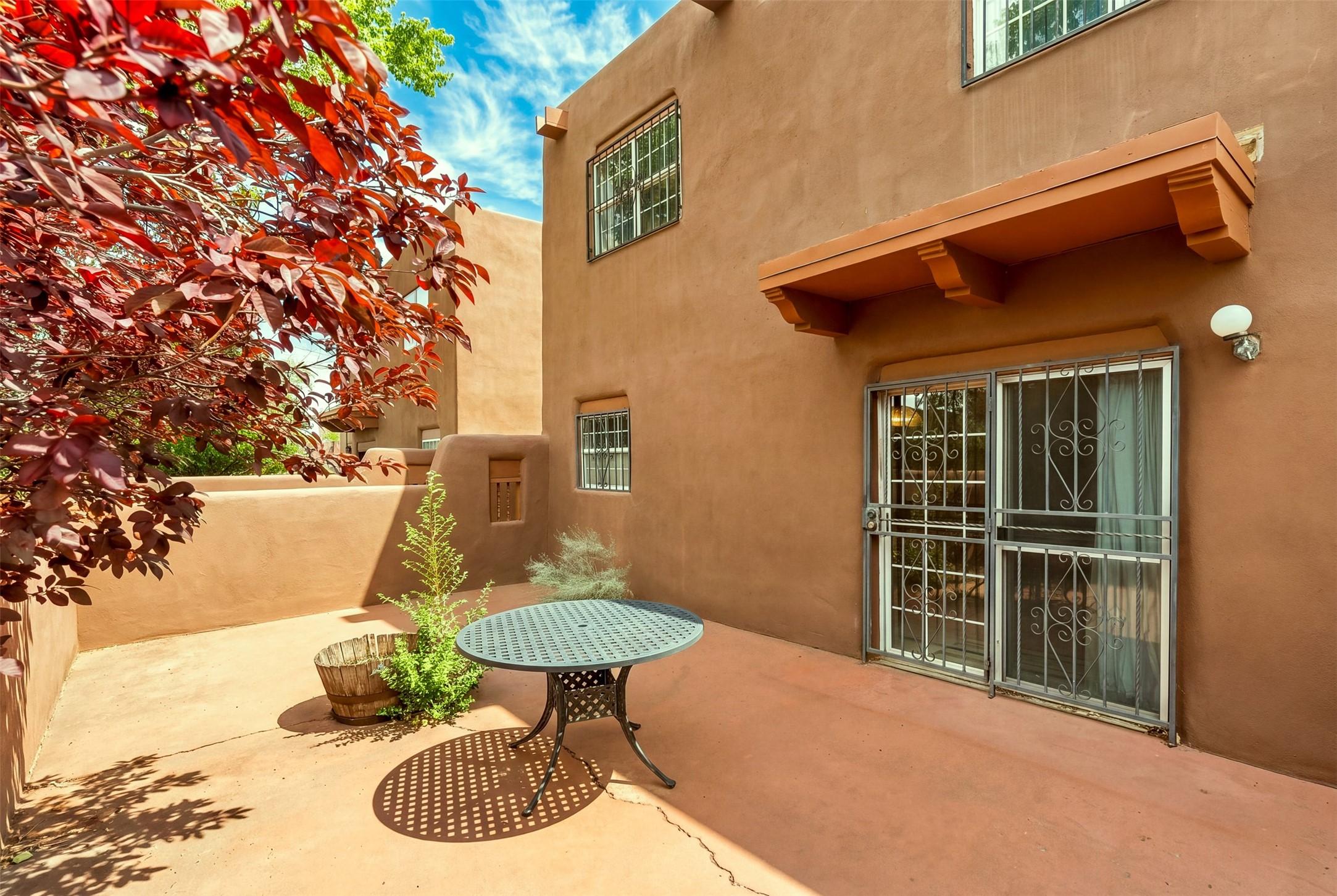 Faldas DE LA Sierra , Santa Fe, NM 87501