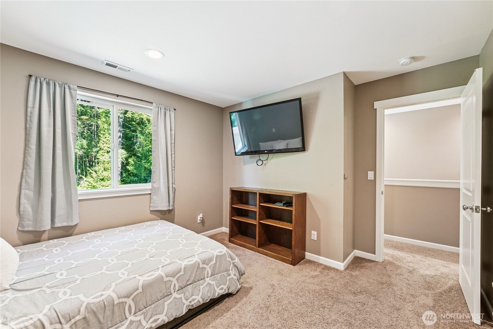 Seabeck, Washington, 98380, United States, 4 Bedrooms Bedrooms, ,3 BathroomsBathrooms,Residential,For Sale,1907301