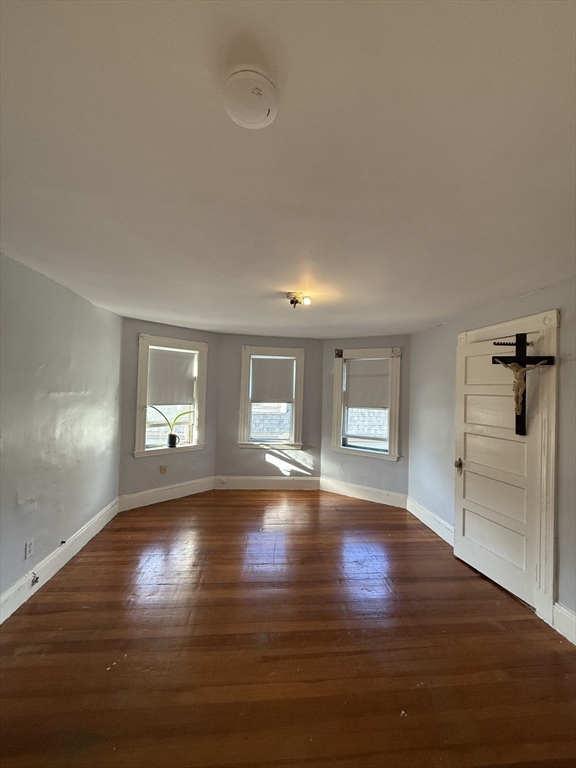 Medford, Massachusetts, 02155, United States, 7 Bedrooms Bedrooms, ,3 BathroomsBathrooms,Residential,For Sale,1922375