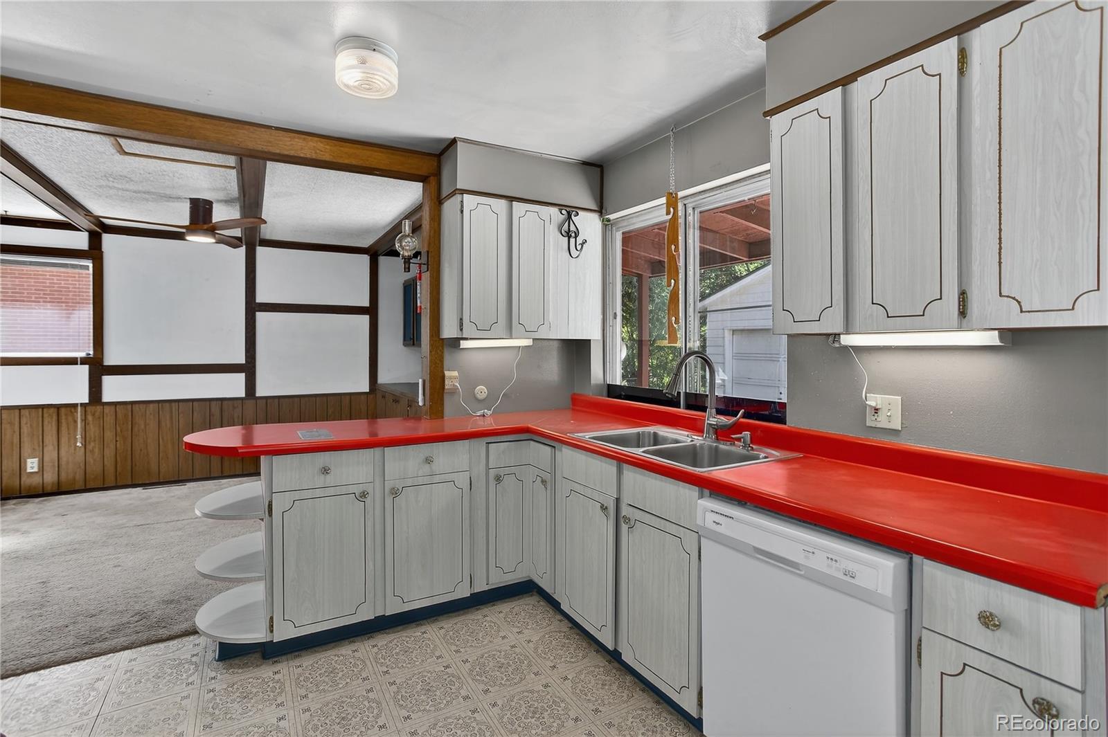 Arvada, Colorado, 80004, United States, 3 Bedrooms Bedrooms, ,1 BathroomBathrooms,Residential,For Sale,1960914