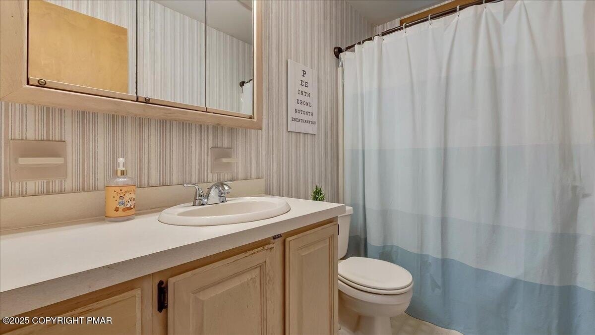 Lake Harmony, Pennsylvania, 18624, United States, 8 Bedrooms Bedrooms, ,4 BathroomsBathrooms,Residential,For Sale,1914089